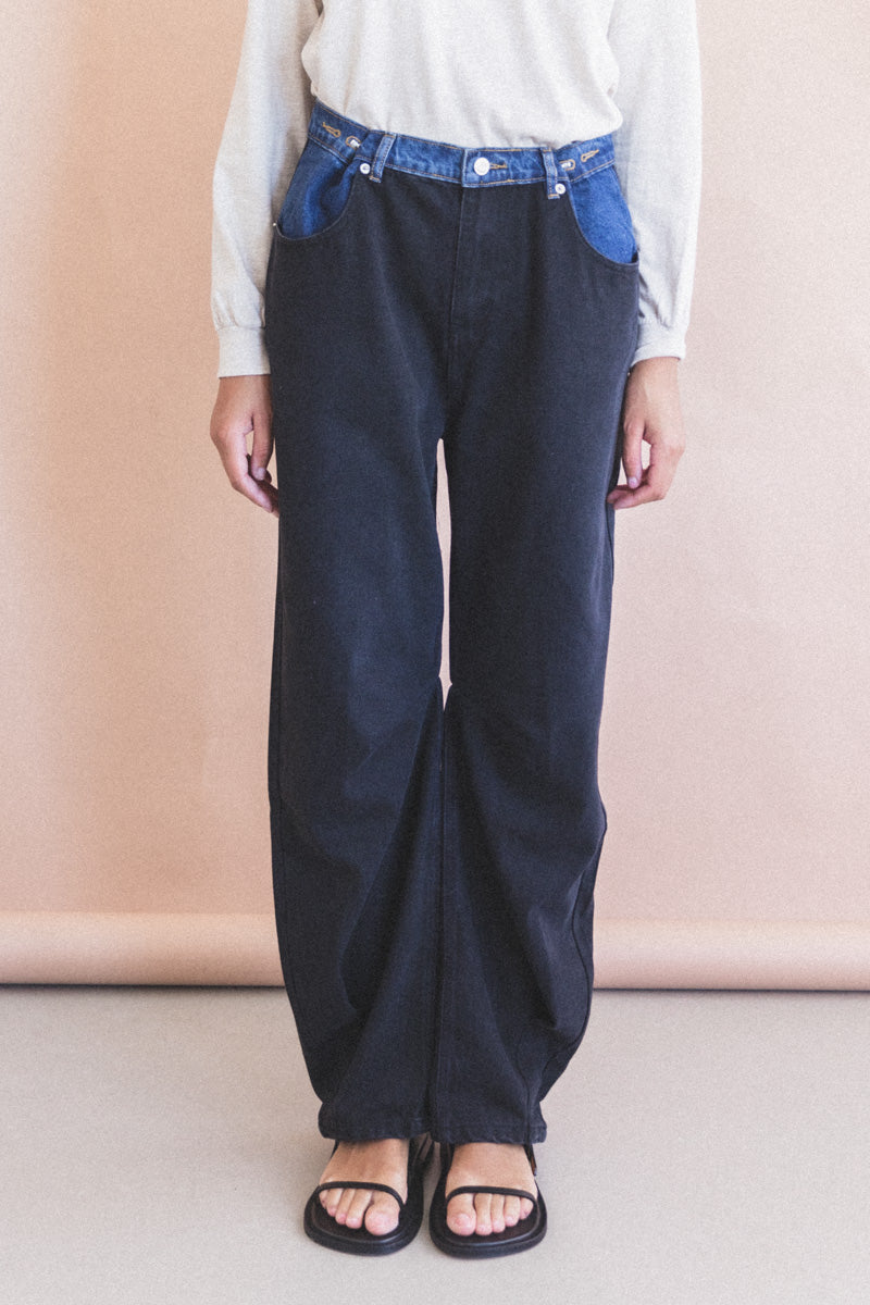 OLLIE JEANS IN BLACK AND DARK WASH DENIM
