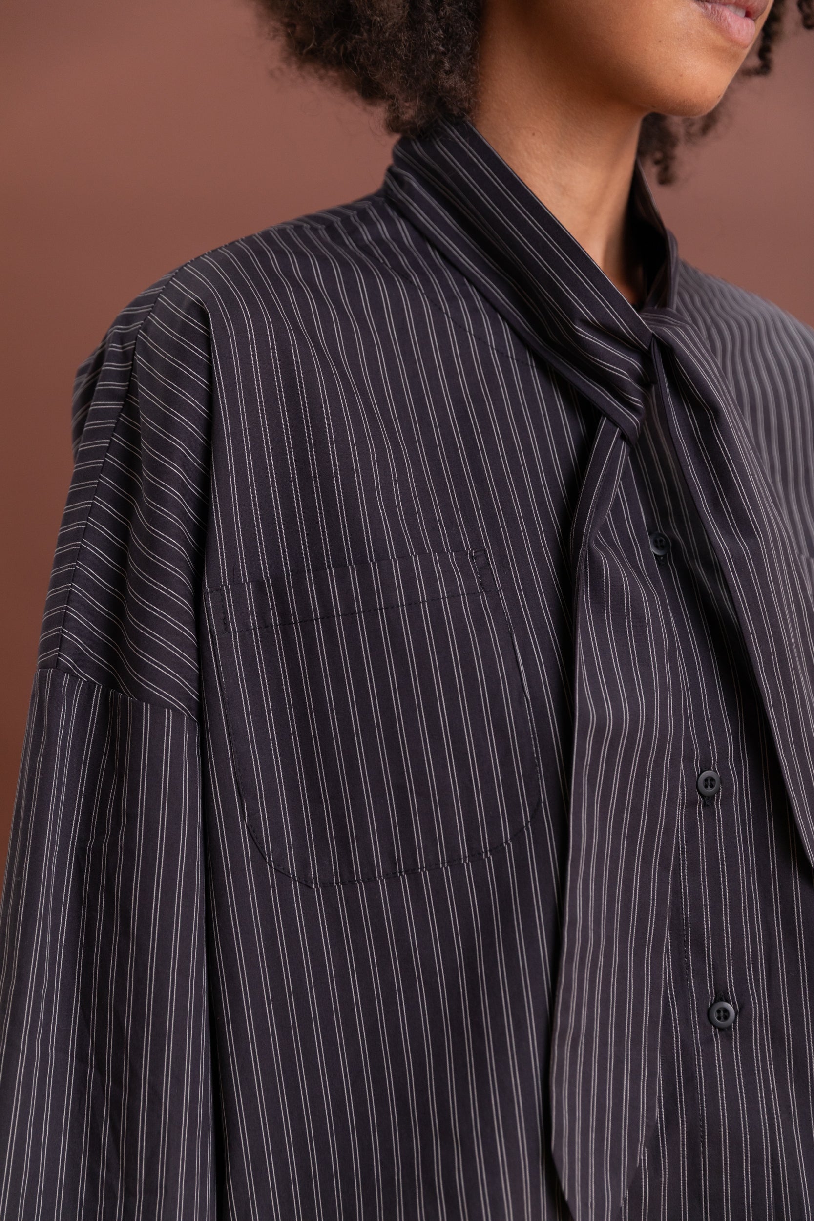 TOMO BLOUSE IN BLACK STRIPE