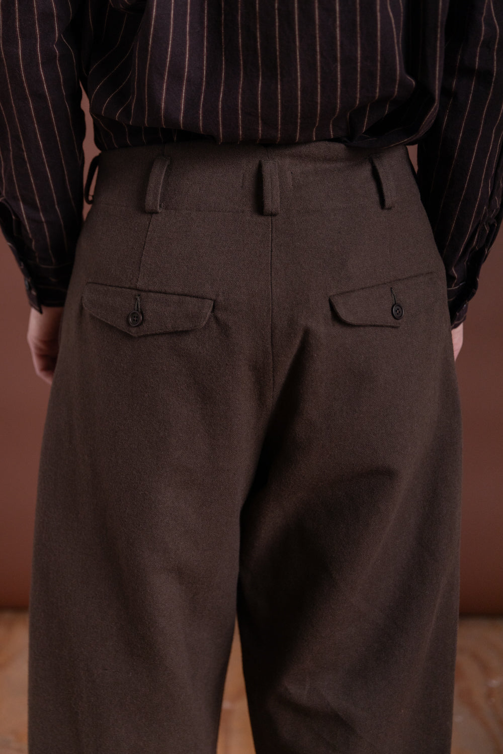TWO PLEAT PANTS IN DARK OLIVE BRUSHED BROKEN TWILL