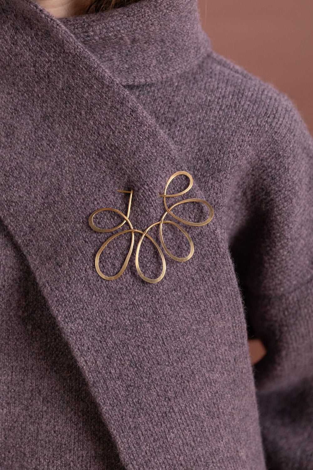LOOPY BROOCH