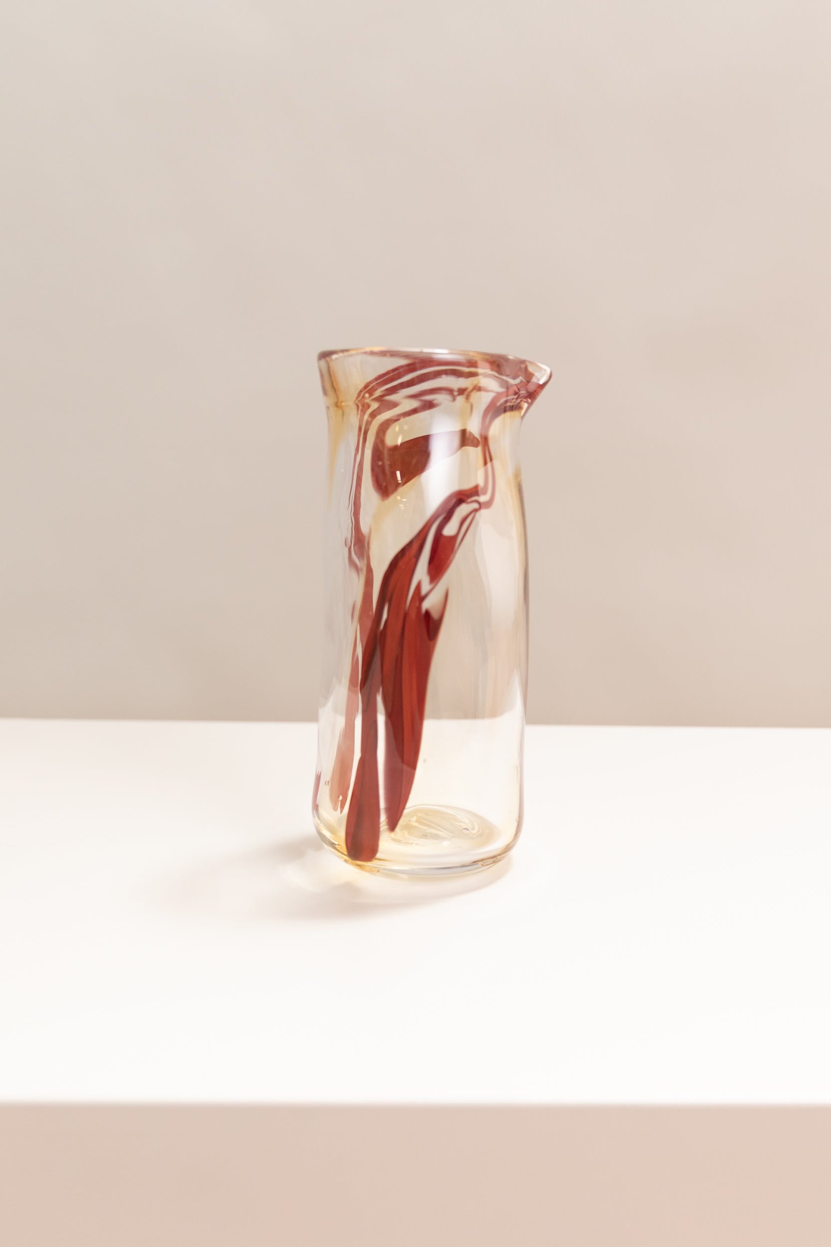 CARAFE IN AMARANTH