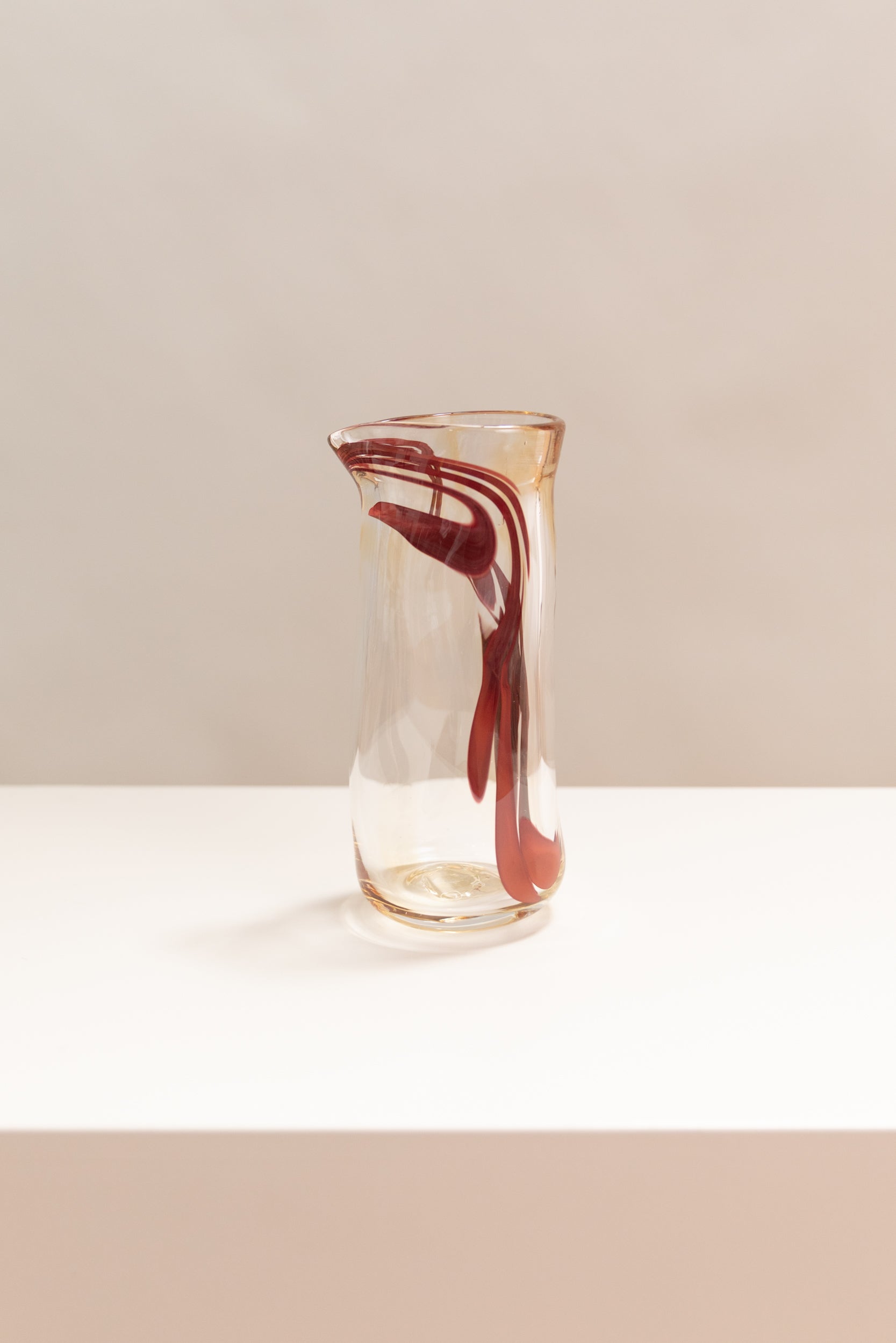 CARAFE IN AMARANTH