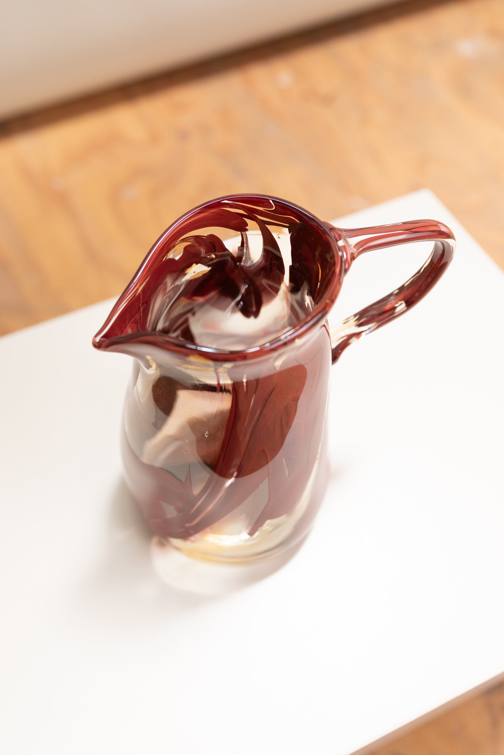 CANYON PITCHER IN AMARANTH