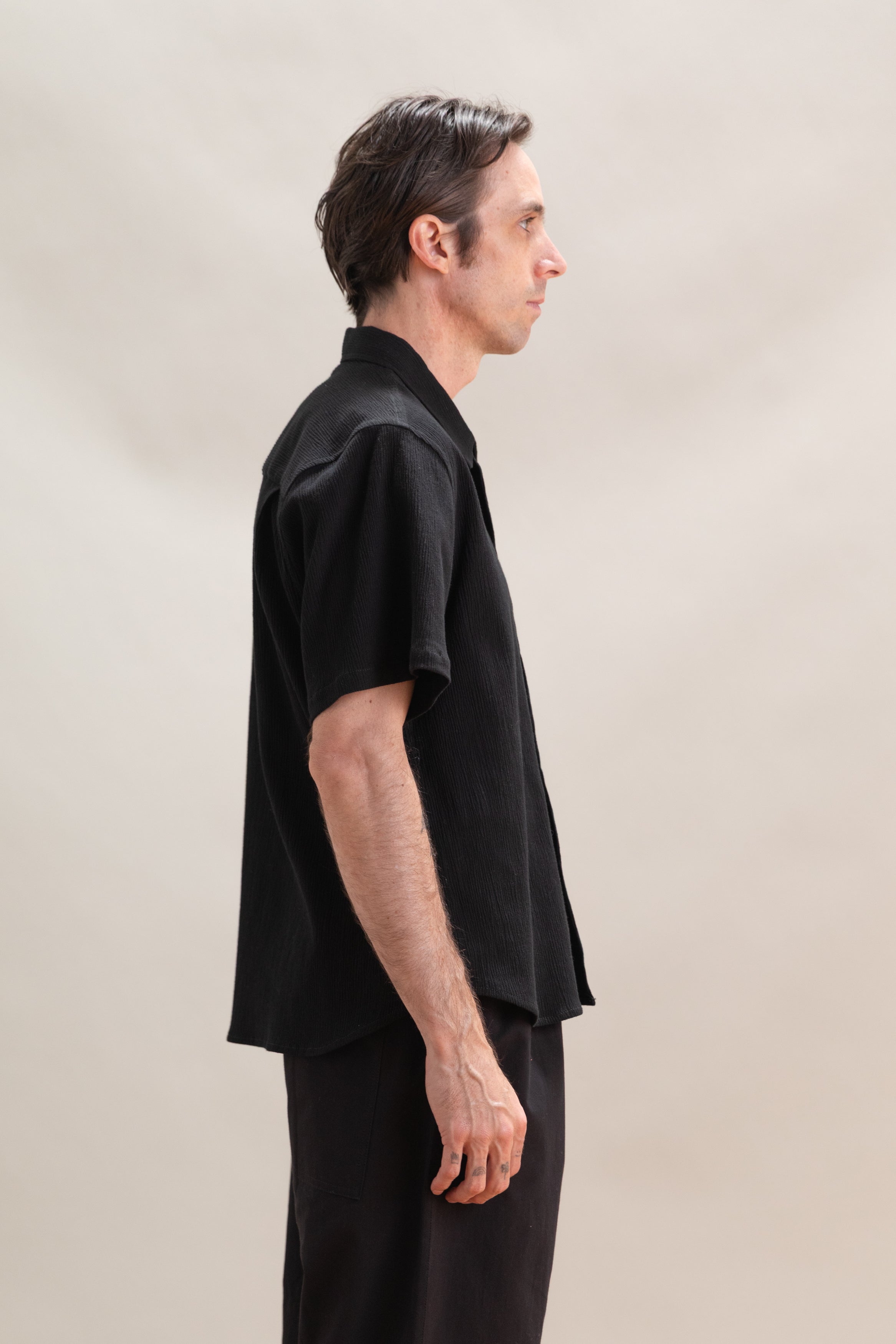 SHORT SLEEVE PINTOR SHIRT IN BLACK YORYU COTTON