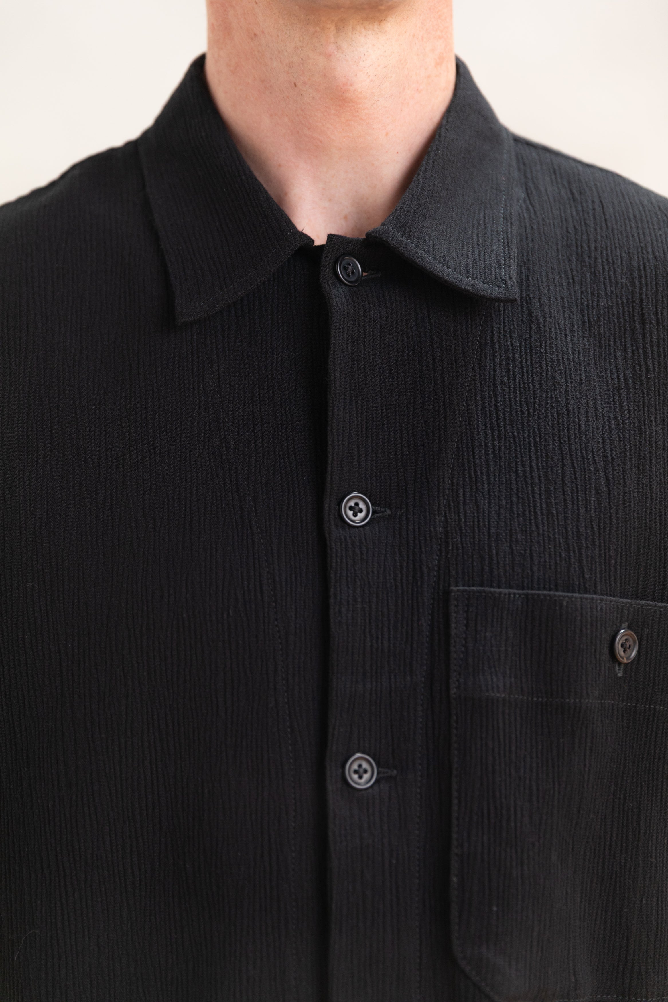 SHORT SLEEVE PINTOR SHIRT IN BLACK YORYU COTTON