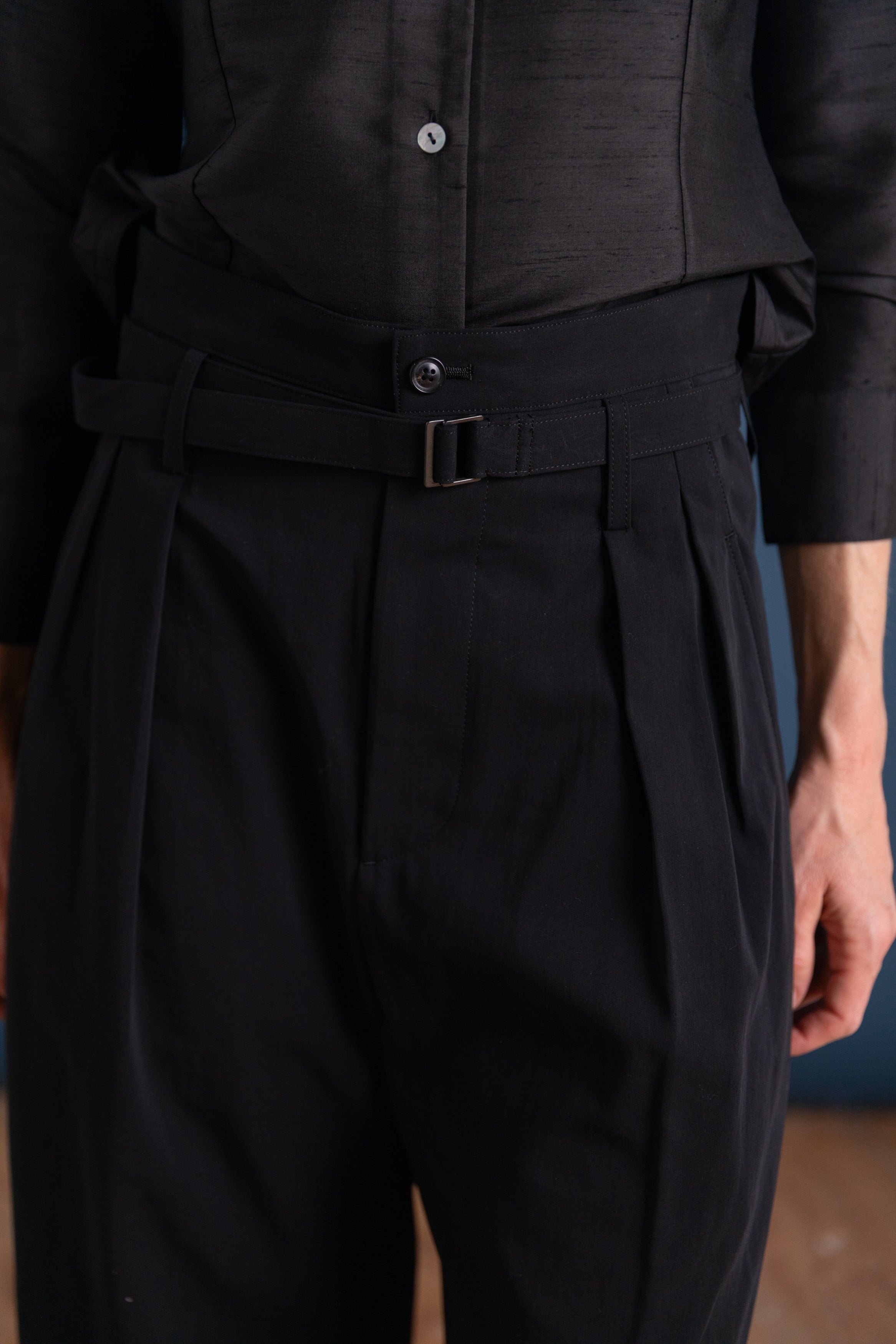 BELTED HIGH WAIST BAGGY PANTS IN BLACK COTTON