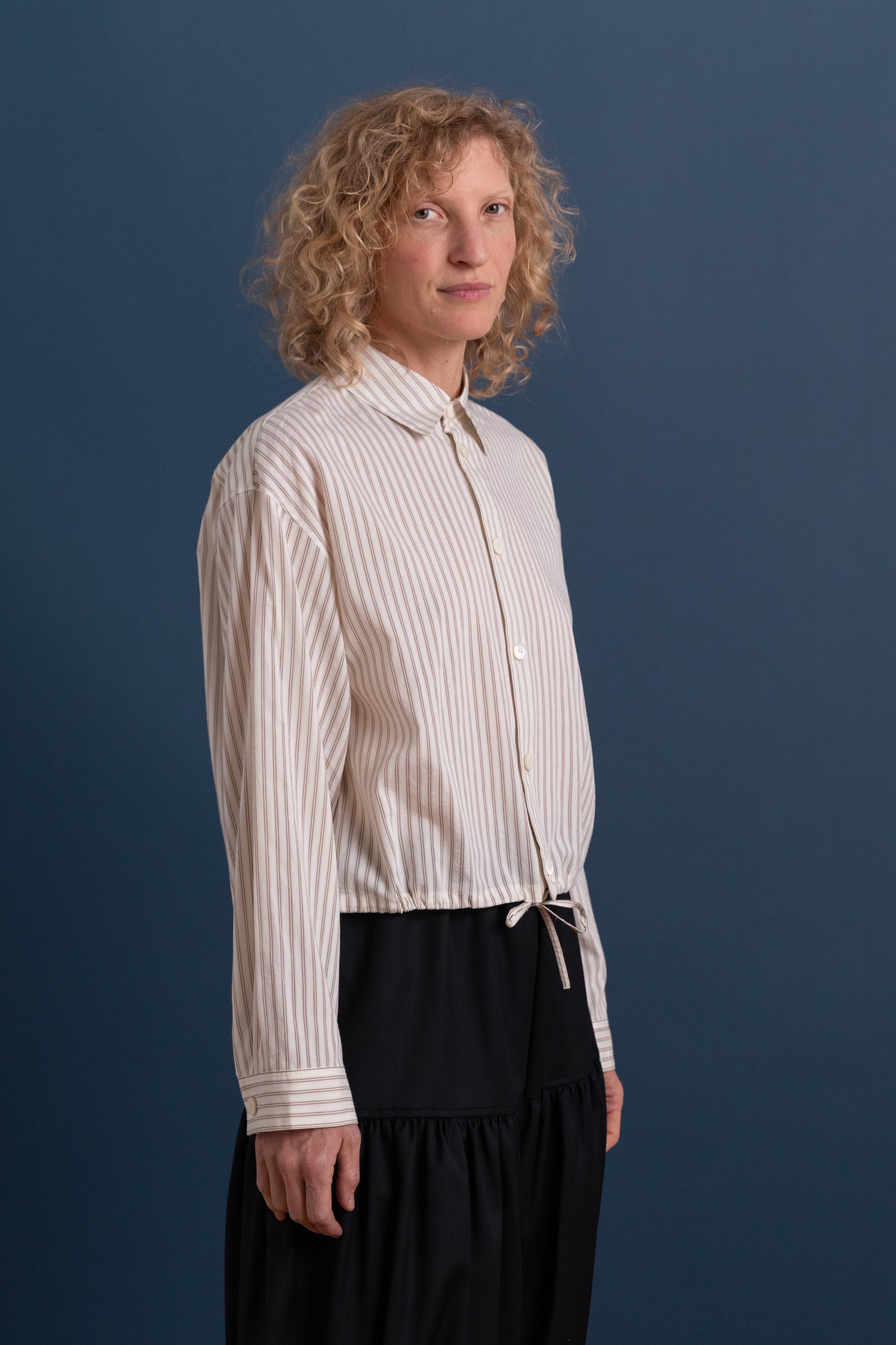SHORT LENGTH SHIRT BLOUSE IN BROWN STRIPE