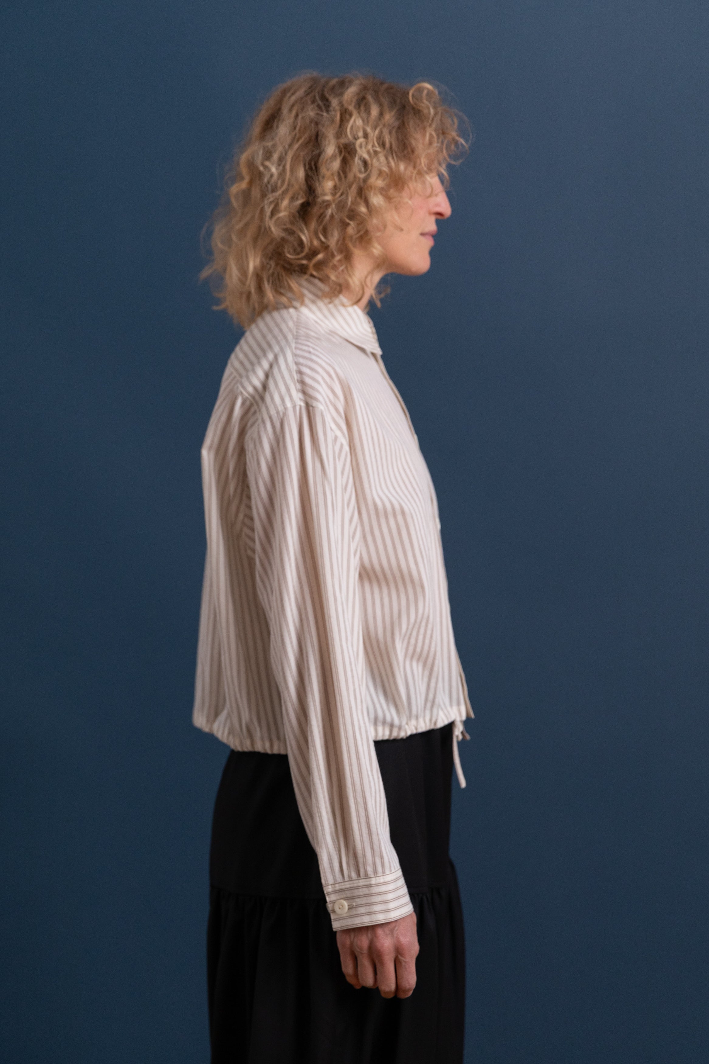SHORT LENGTH SHIRT BLOUSE IN BROWN STRIPE
