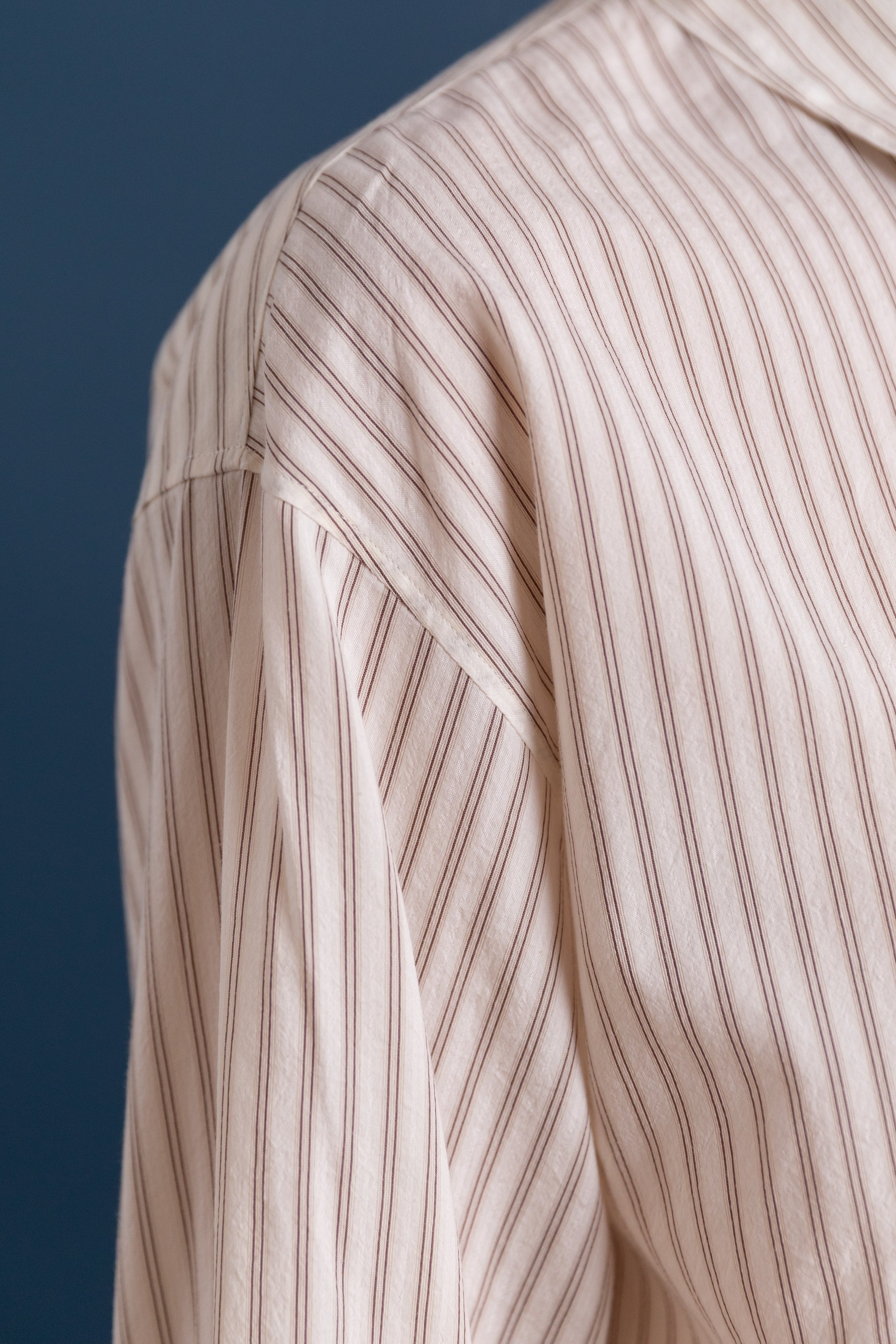 SHORT LENGTH SHIRT BLOUSE IN BROWN STRIPE