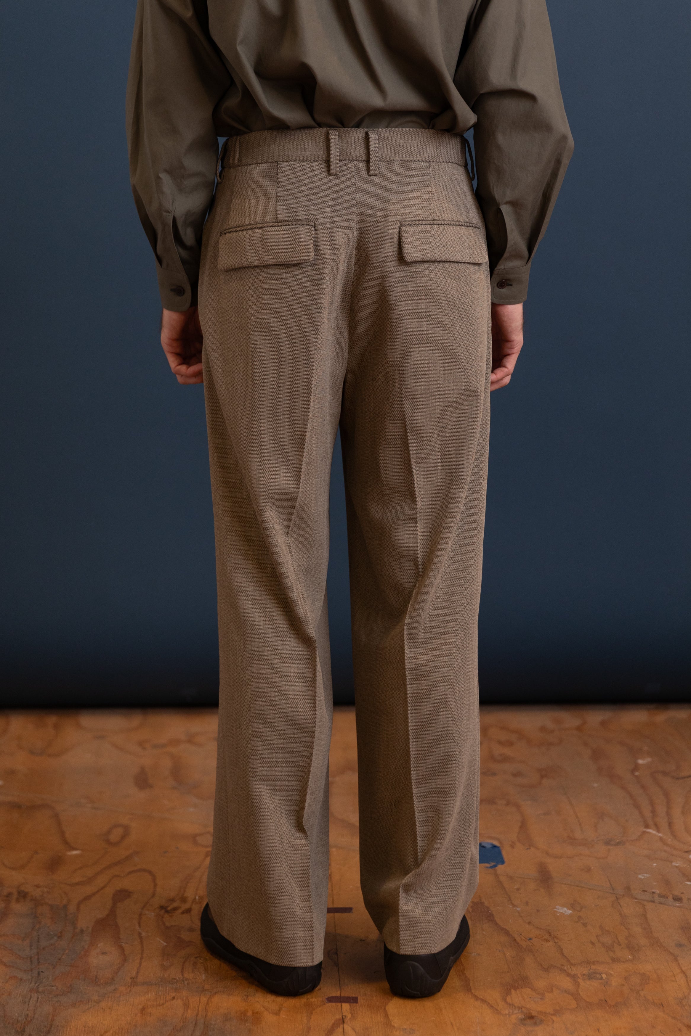 TWO TUCK WIDE TROUSERS IN GREY WOOL