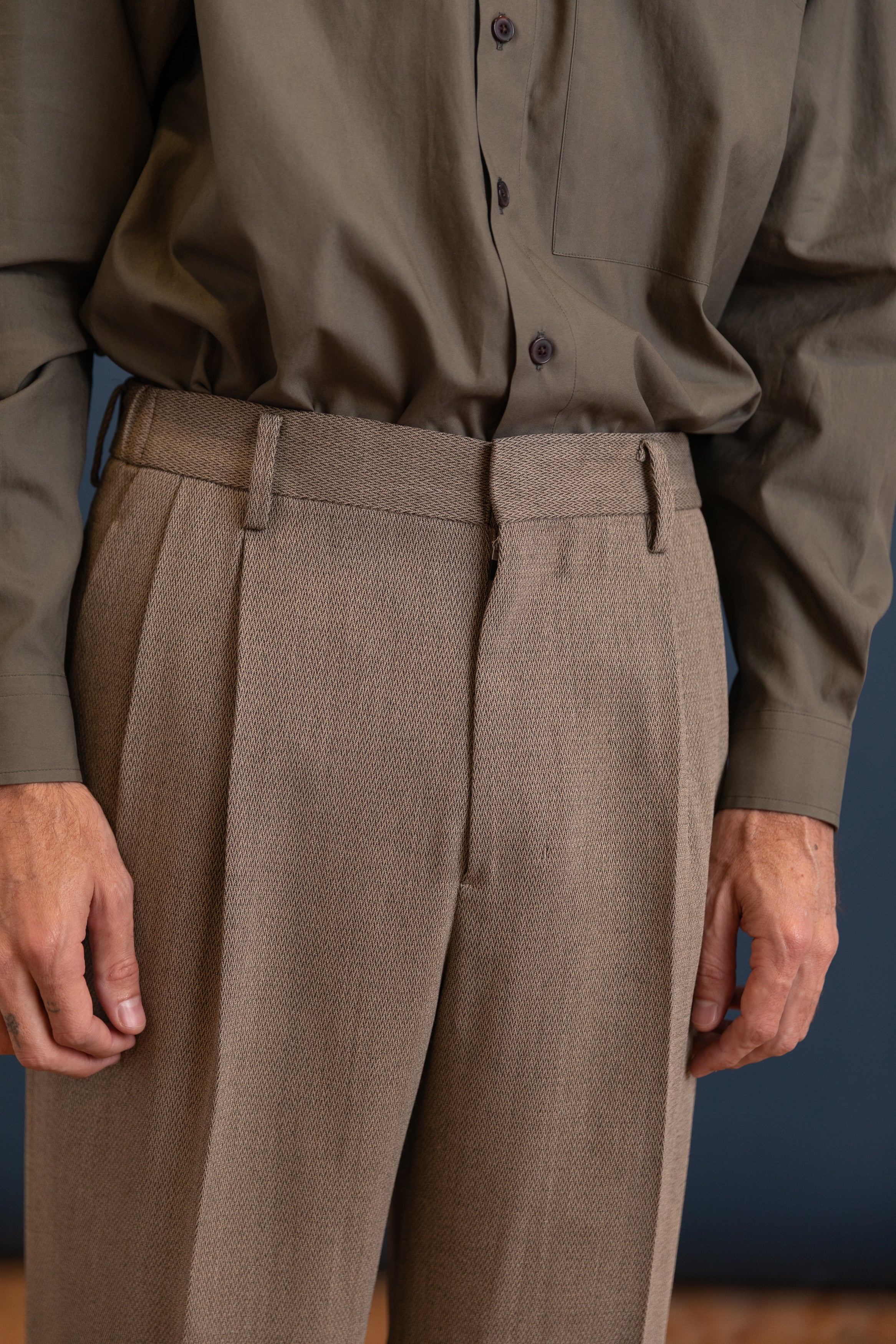 TWO TUCK WIDE TROUSERS IN GREY WOOL
