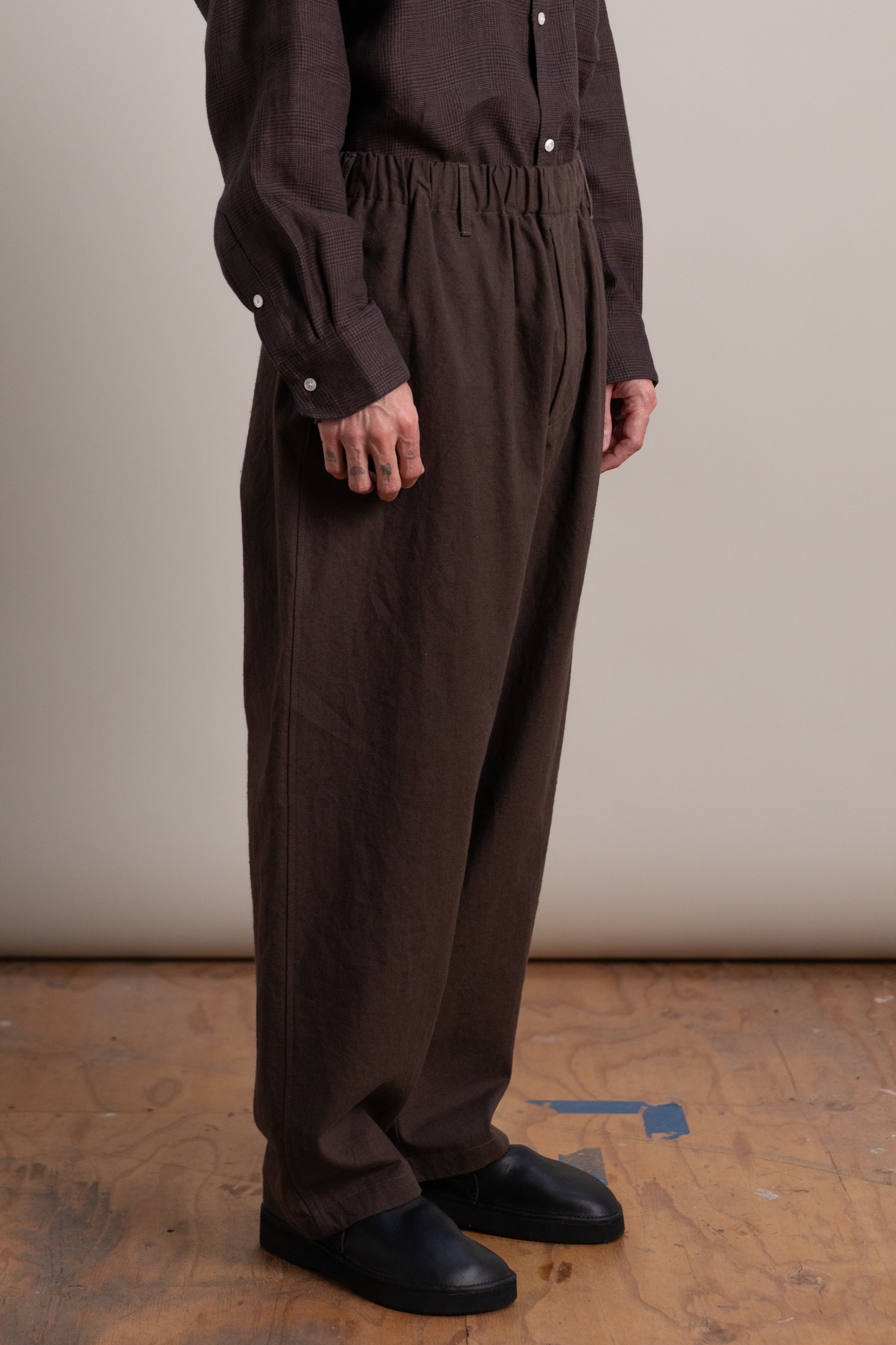 CARRY ON PANT IN DARK BROWN OVERDYE CANVAS