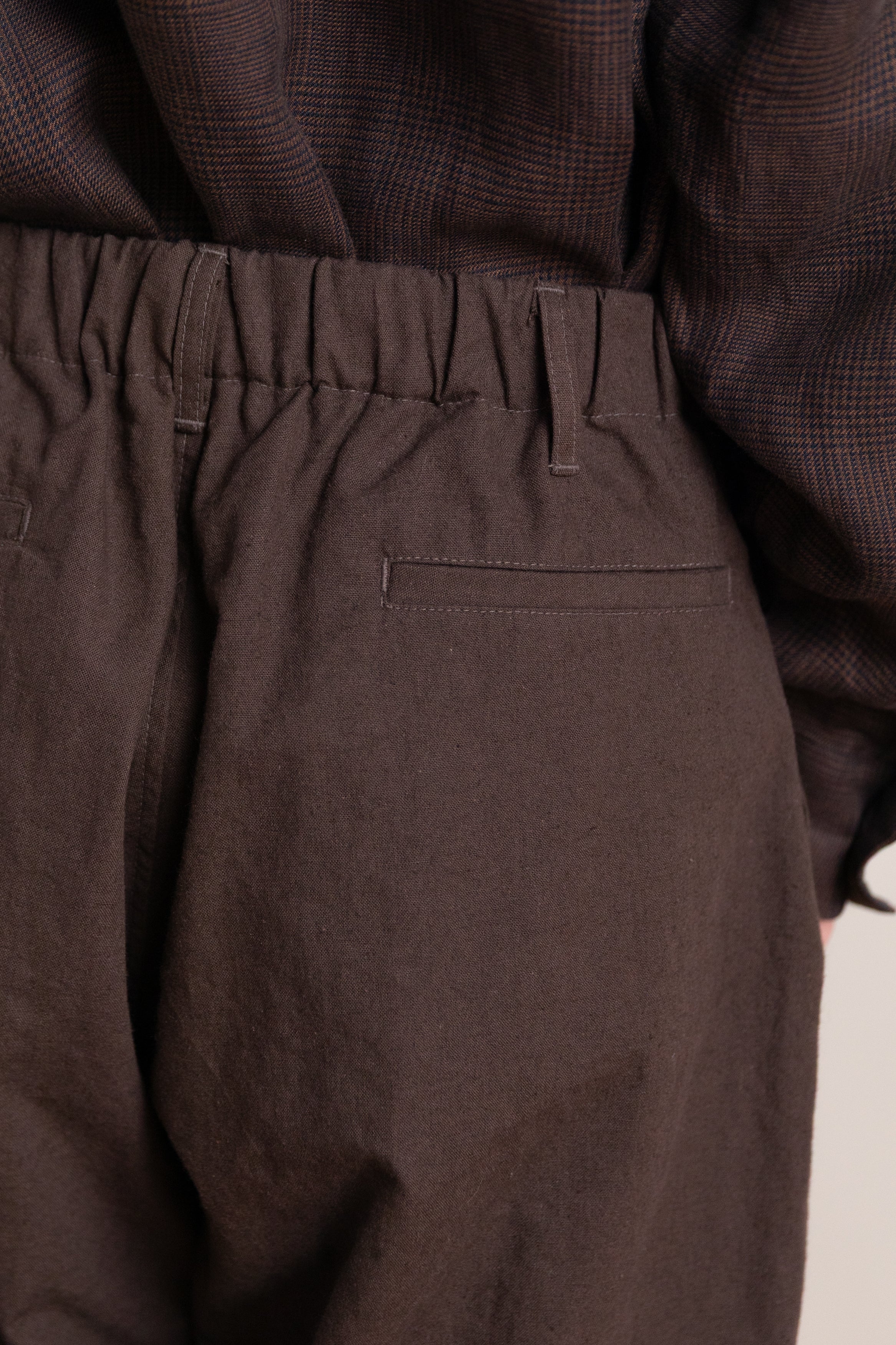 CARRY ON PANT IN DARK BROWN OVERDYE CANVAS