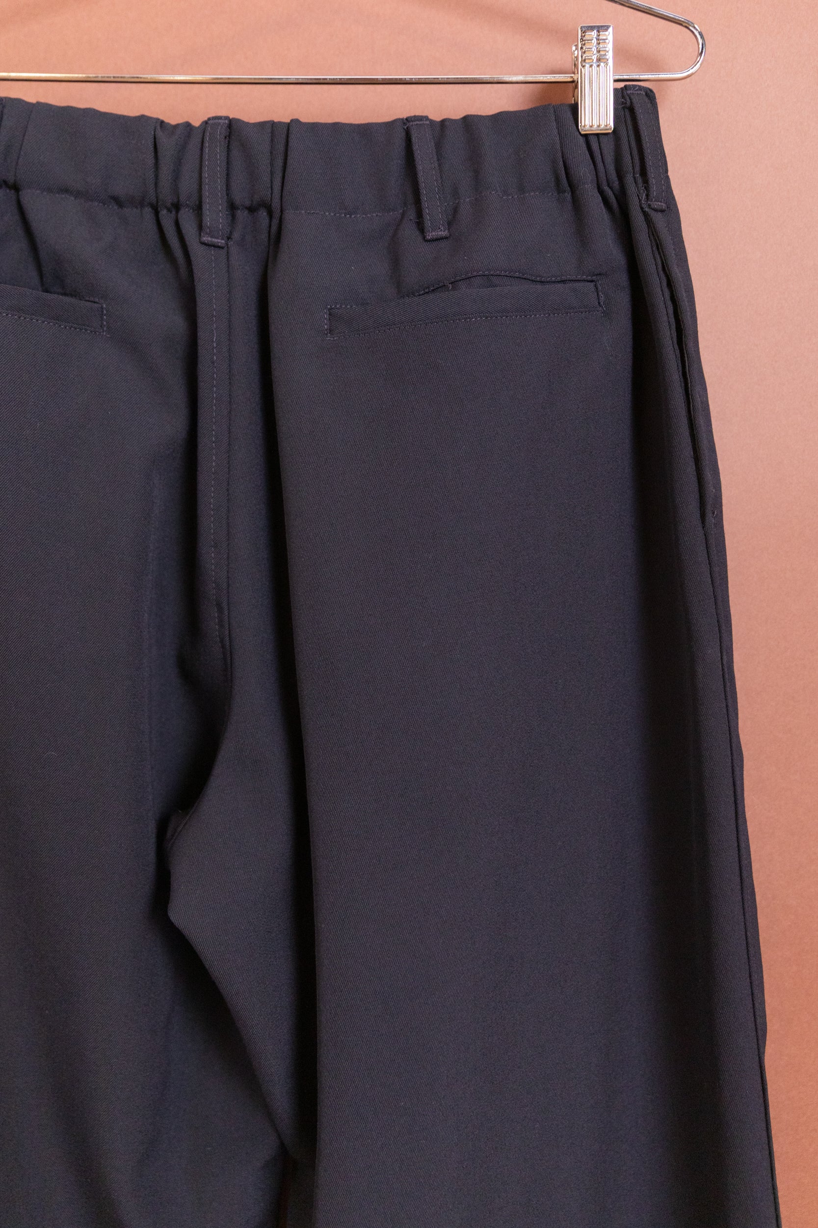 CARRY ON PANT IN DARK NAVY WOOL GABARDINE
