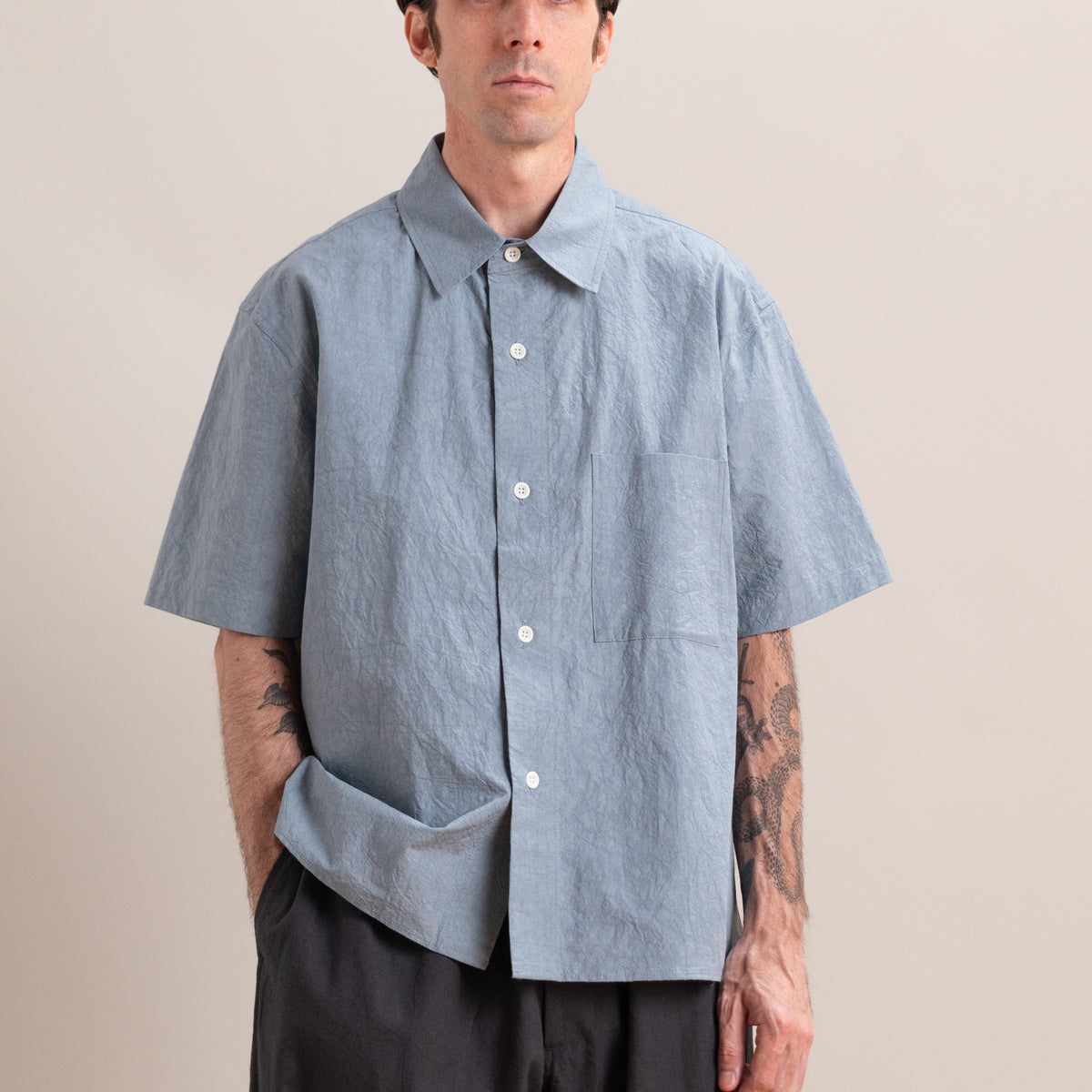 SHORT SLEEVE SHIRT IN BLUE TYPEWRITER DRUM COTTON