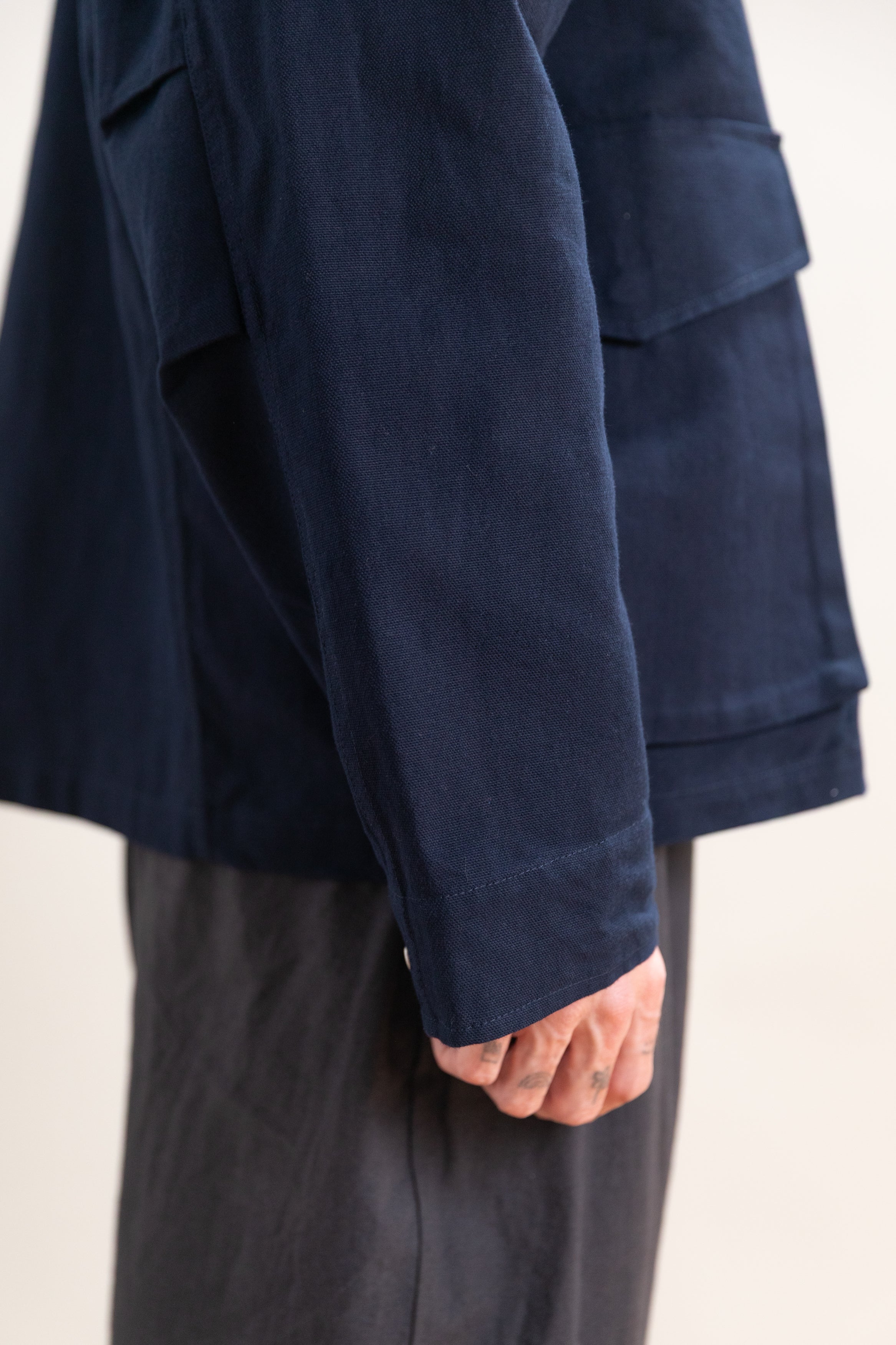 SIX JACKET IN NAVY WAXED COTTON/WASHI OXFORD CLOTH