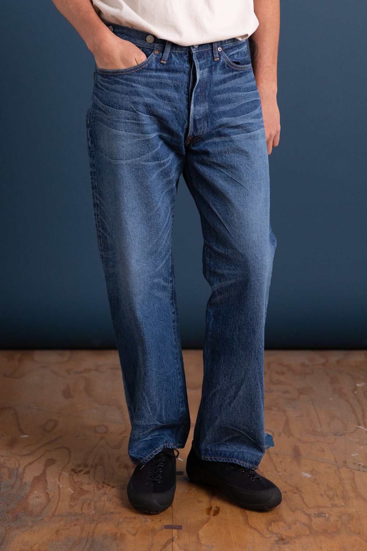 1930 STRAIGHT DENIM PANTS IN INDIGO VINTAGE WASH