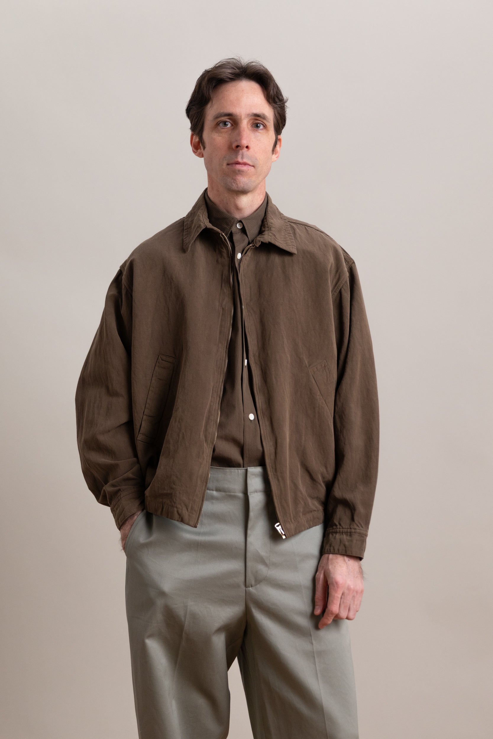 GABA ZIP BLOUSON IN CUB BROWN FINX LINEN BOIL GABARDINE