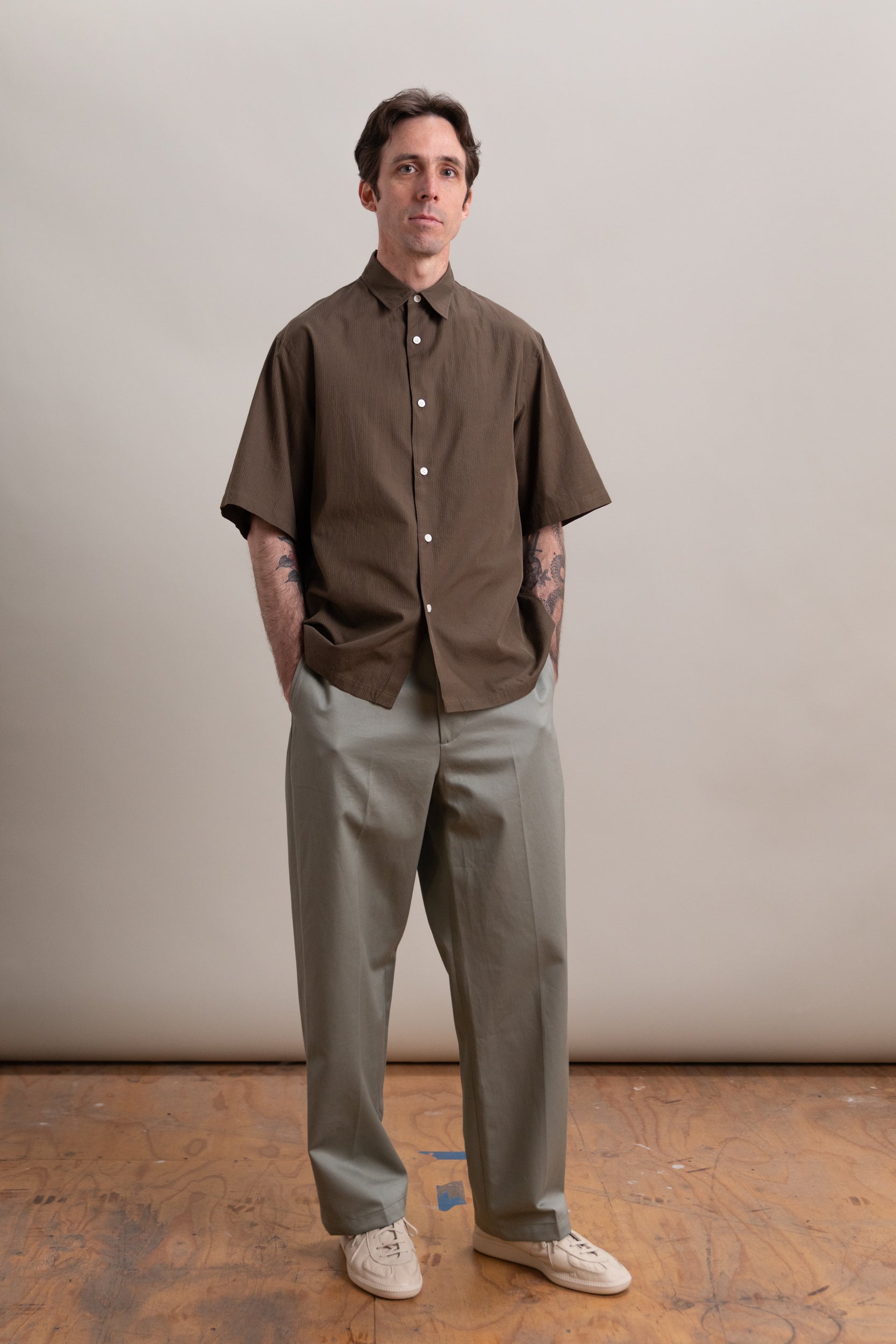 PLAIN SHORT SLEEVE SHIRT IN BROWN COTTON SILK STRIPE