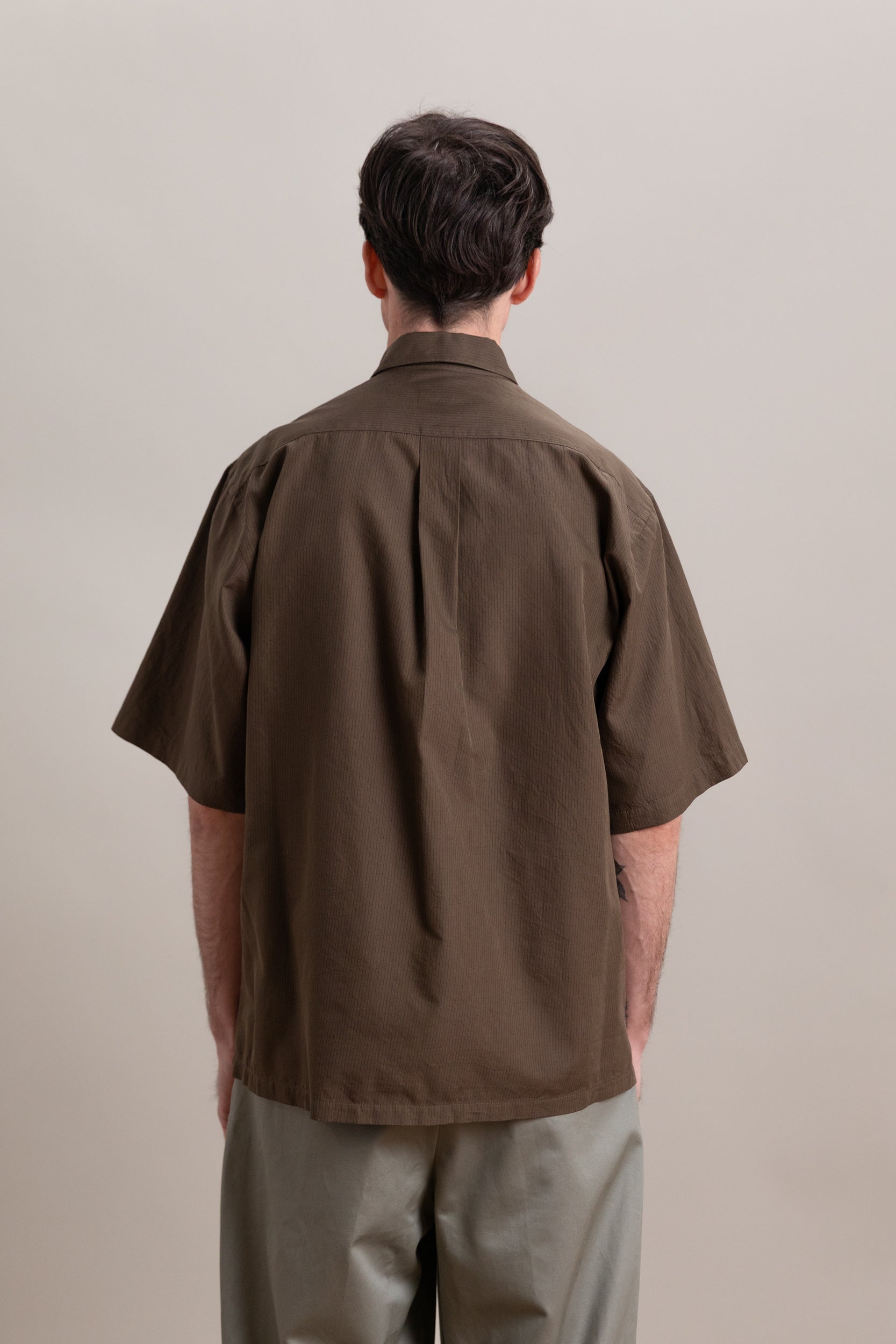 PLAIN SHORT SLEEVE SHIRT IN BROWN COTTON SILK STRIPE