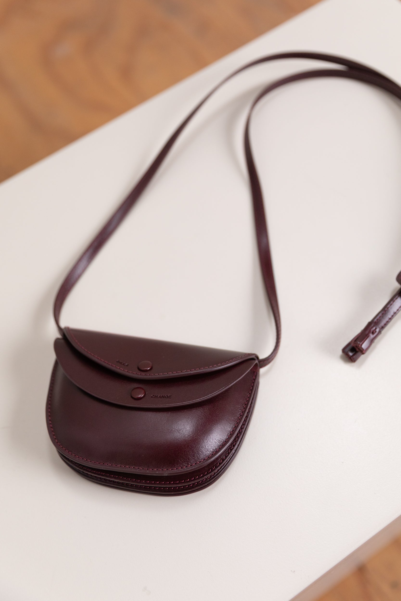 ROUND WALLET MID POUCH IN BURGUNDY LEATHER