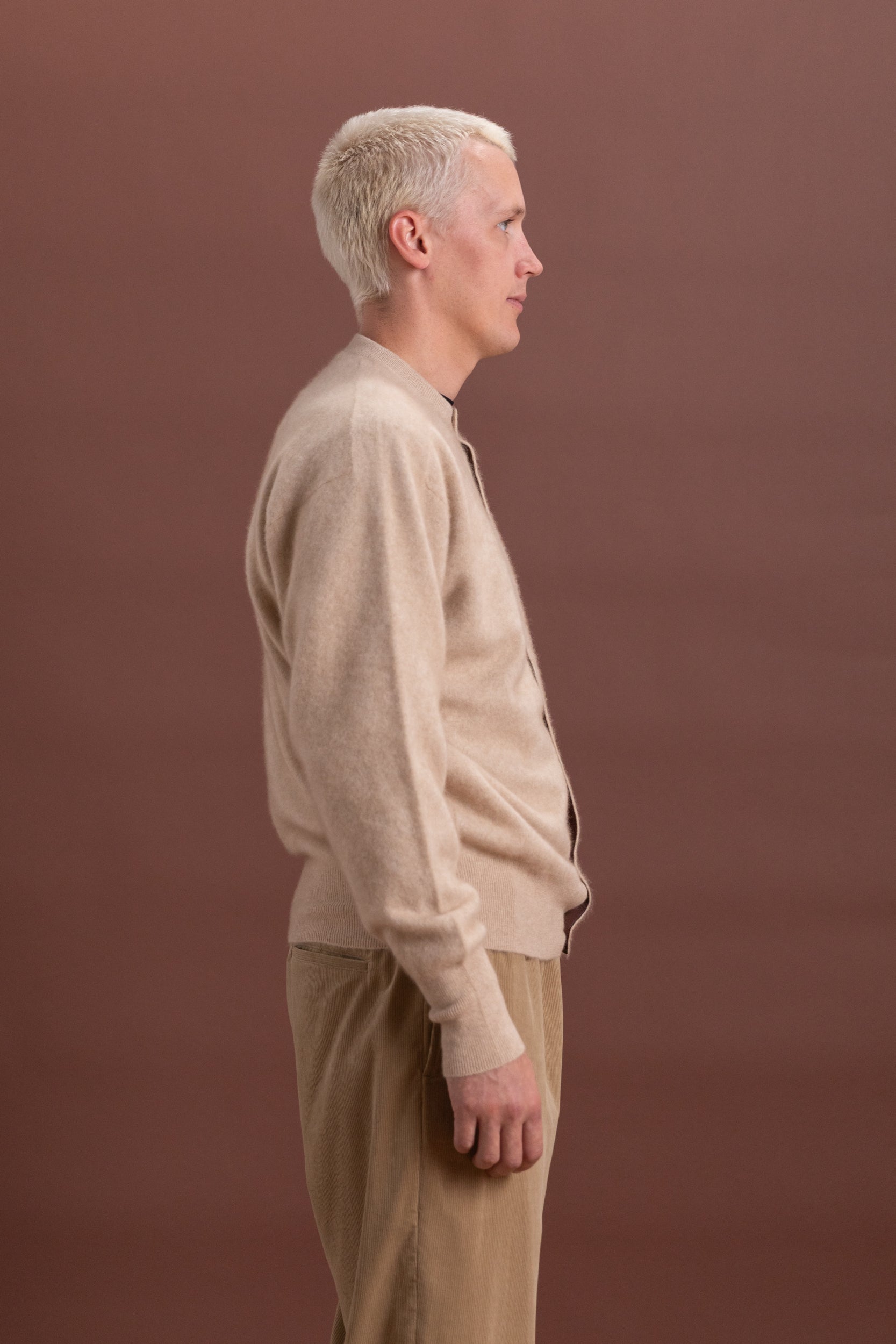 CASHMERE KNIT CARDIGAN IN NATURAL