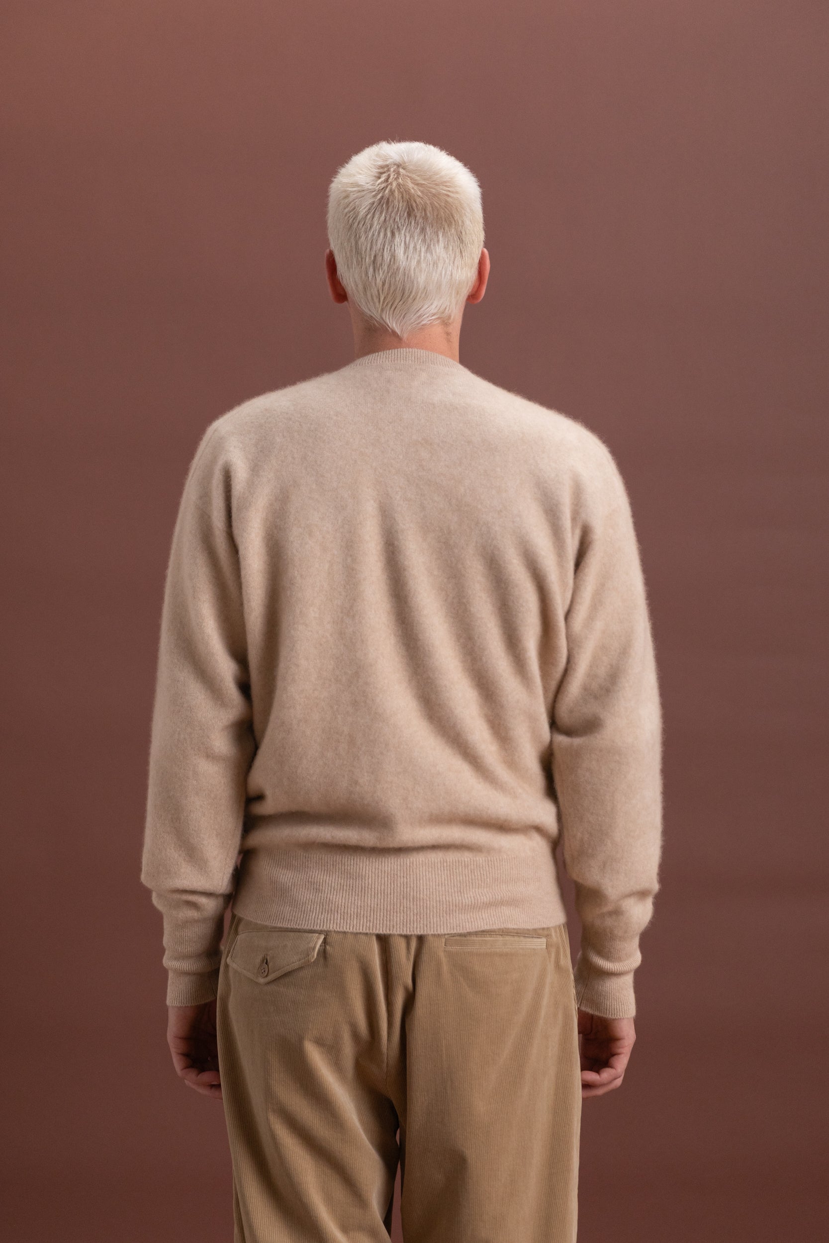 CASHMERE KNIT CARDIGAN IN NATURAL