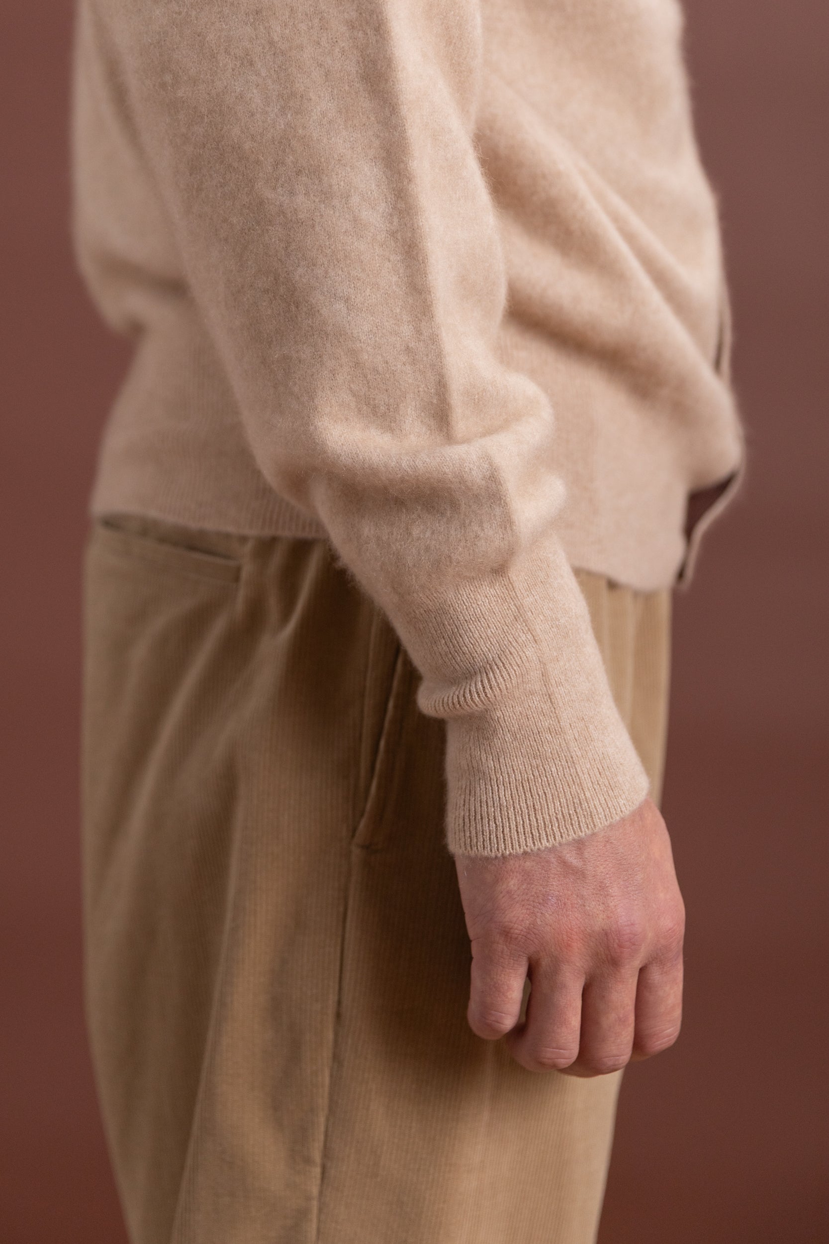 CASHMERE KNIT CARDIGAN IN NATURAL