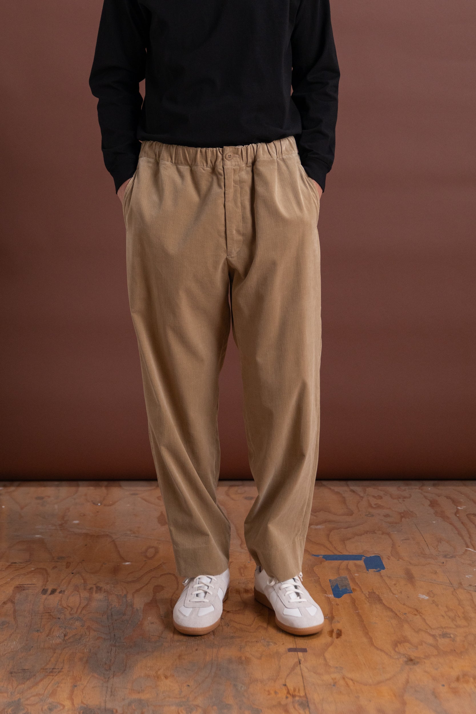 SUVIN CORDUROY EASY PANTS IN ALMOND