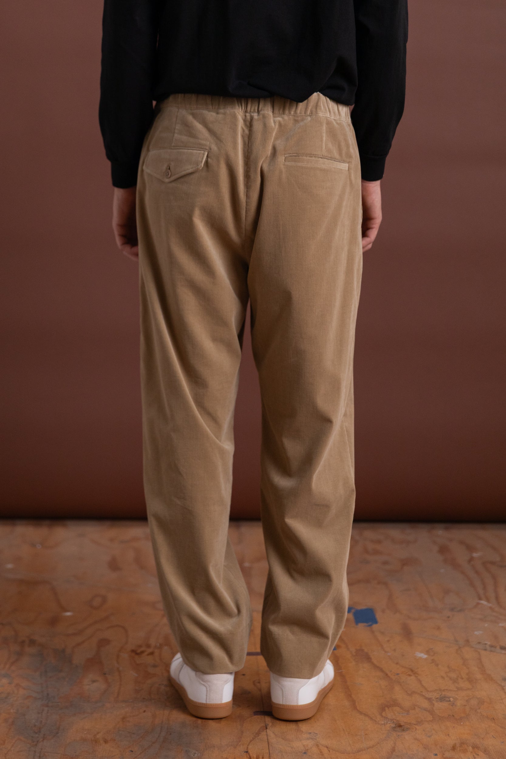 SUVIN CORDUROY EASY PANTS IN ALMOND