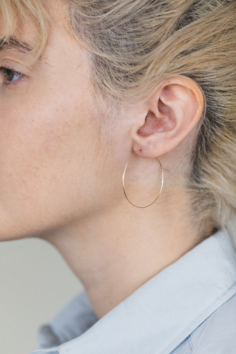 MEDIUM 14K GOLD HOOP EARRING (PAIR)