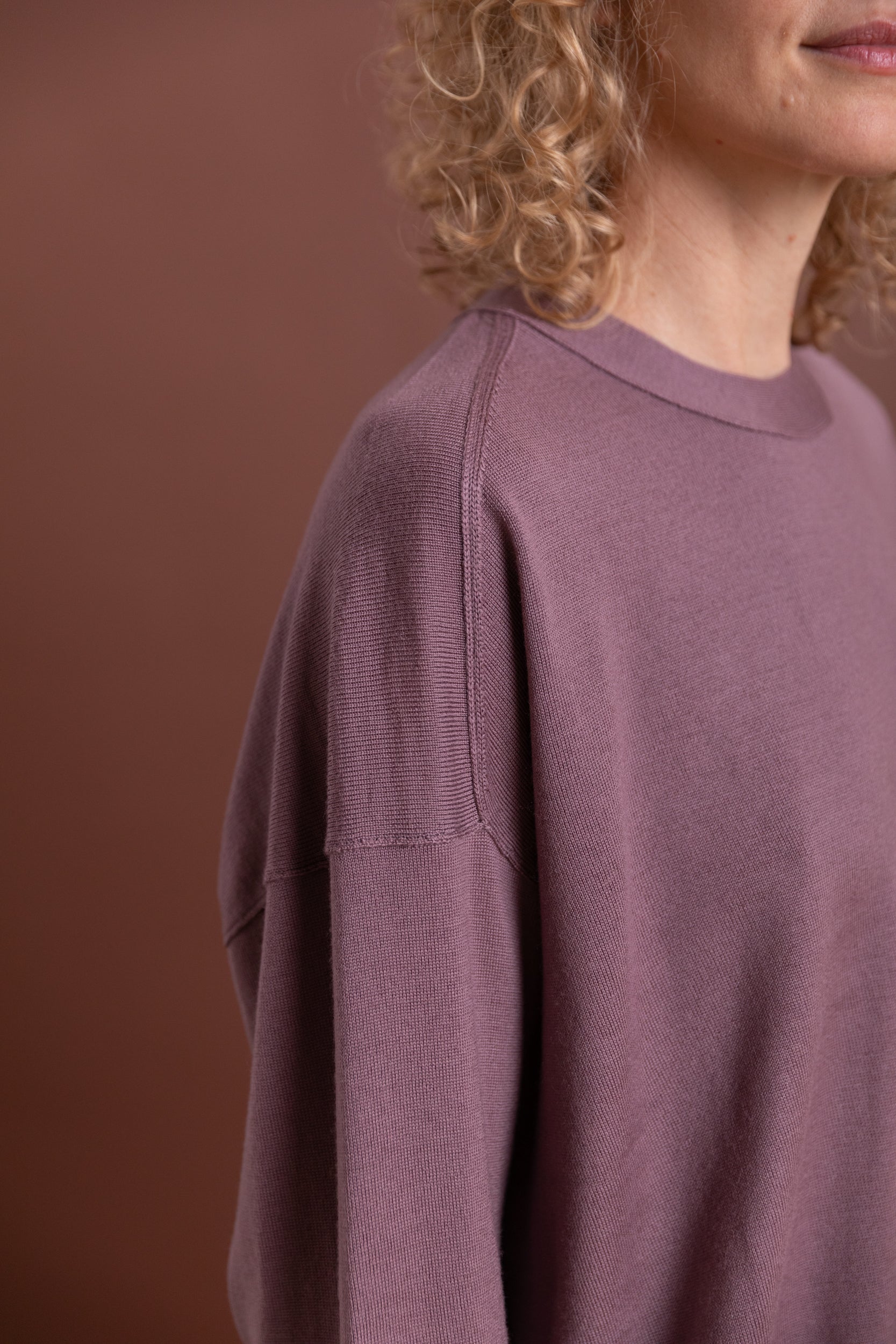 DESCEND TOP IN MAUVE MERINO KNIT