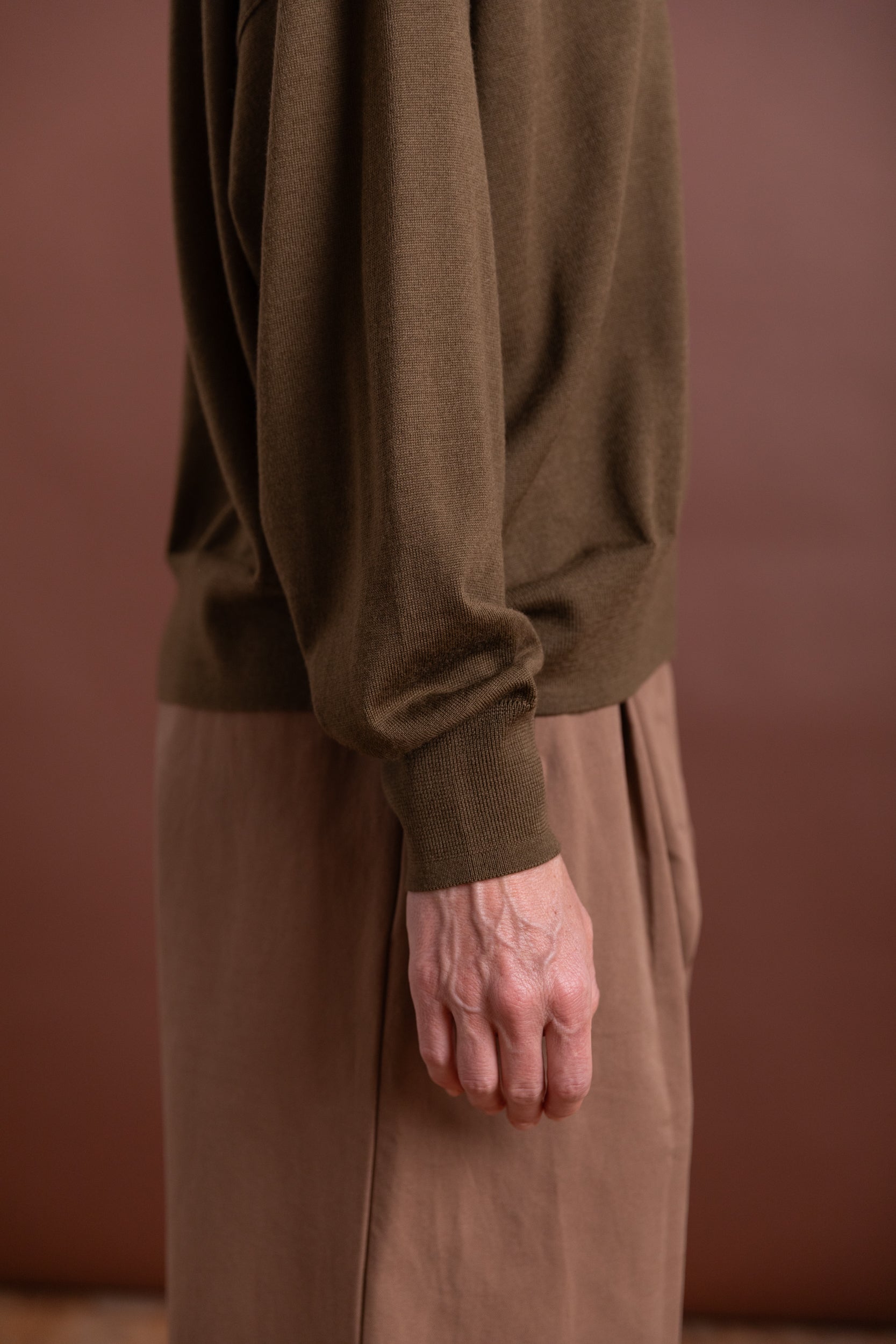 DESCEND TOP IN BROWN MERINO KNIT