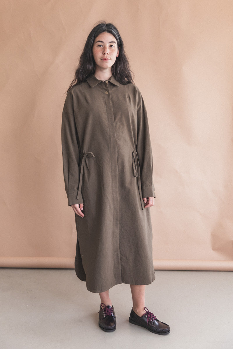 FILTER DRESS IN BROWN