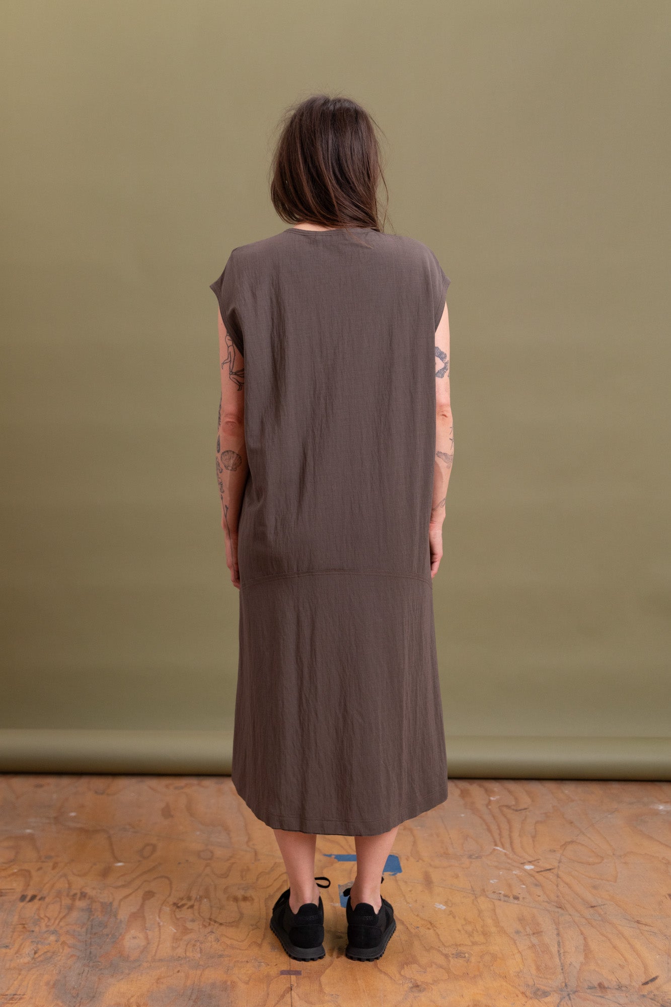 RECESS DRESS IN TAUPE