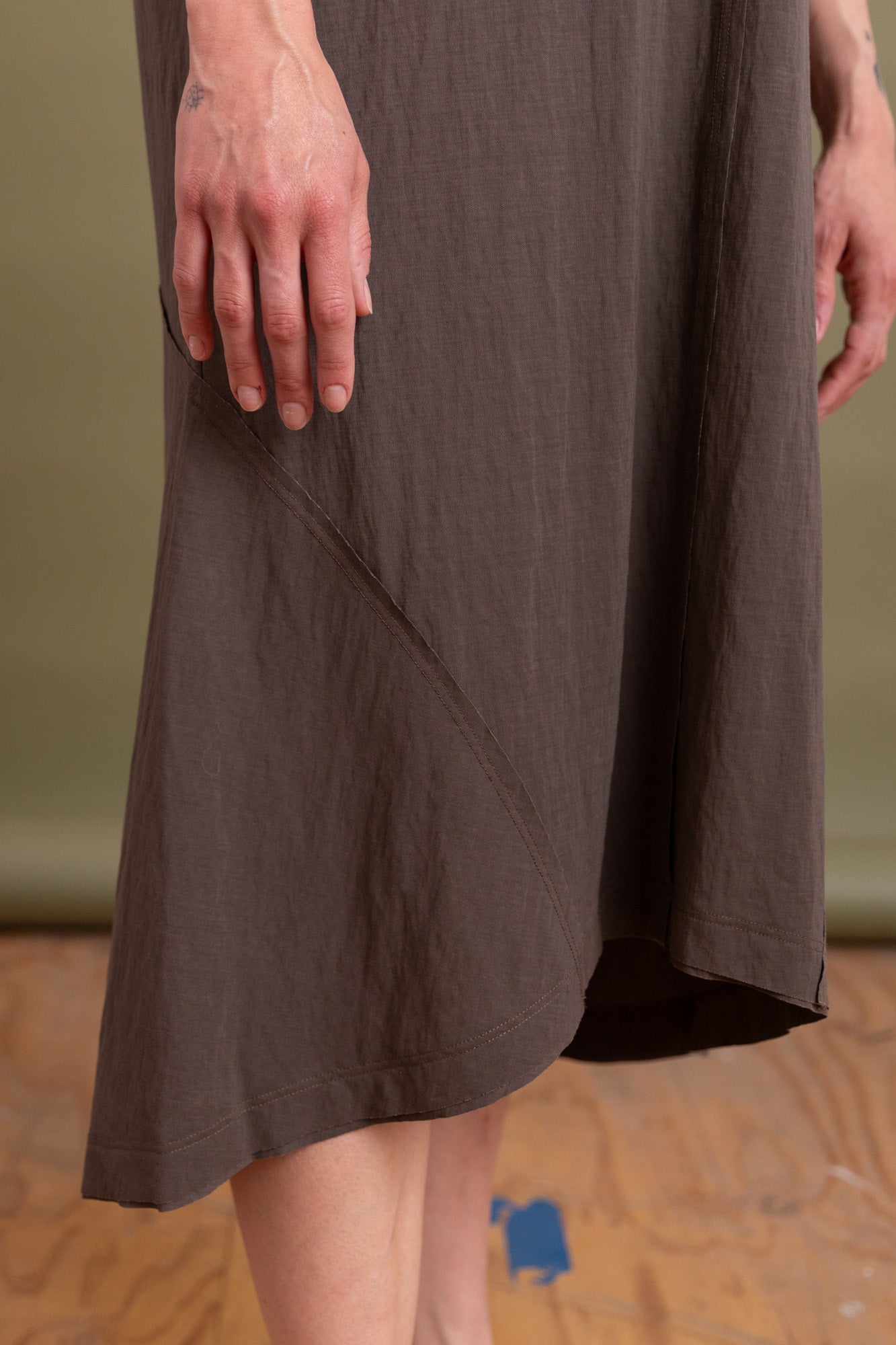 RECESS DRESS IN TAUPE