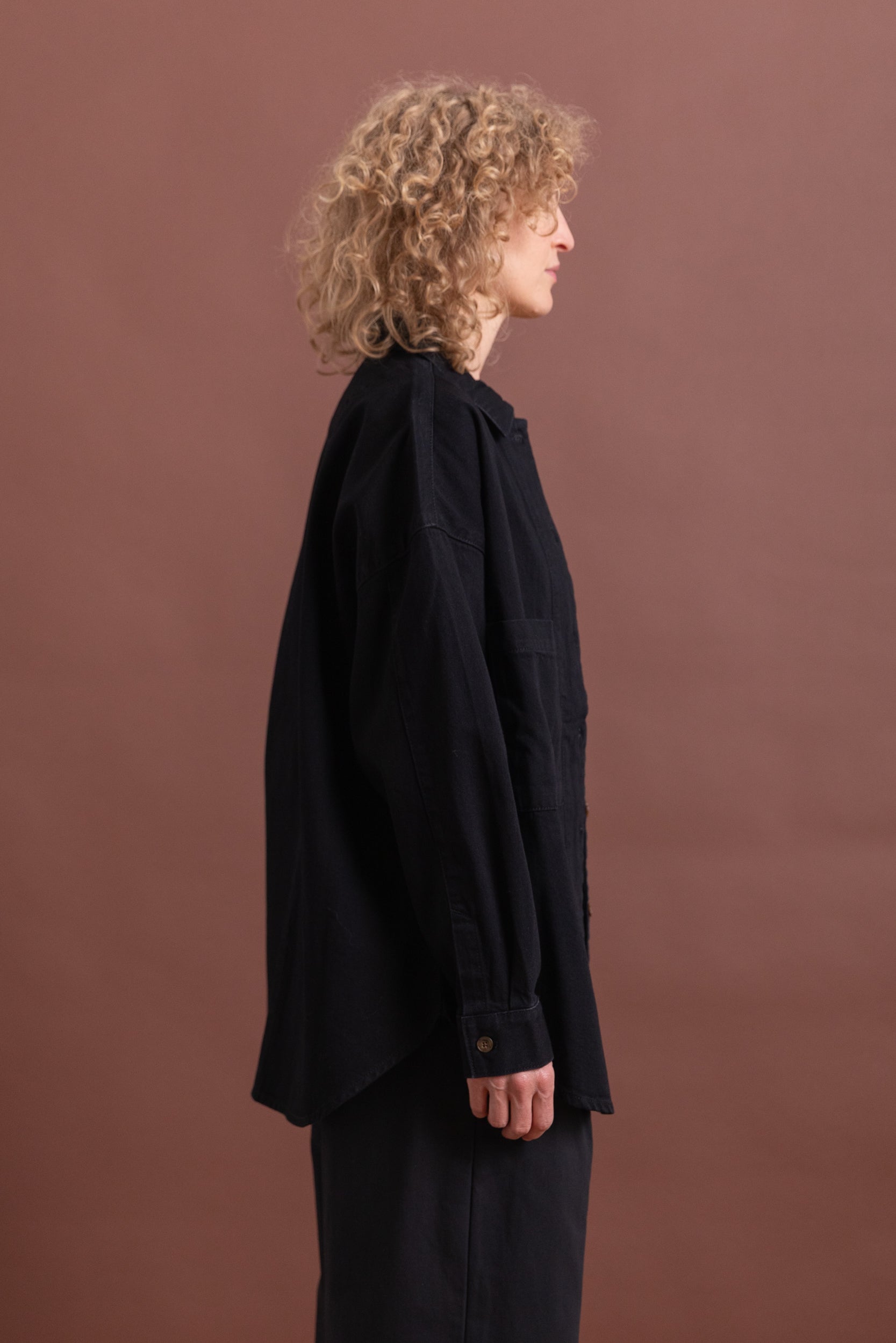 REGION SHIRT IN BLACK DENIM