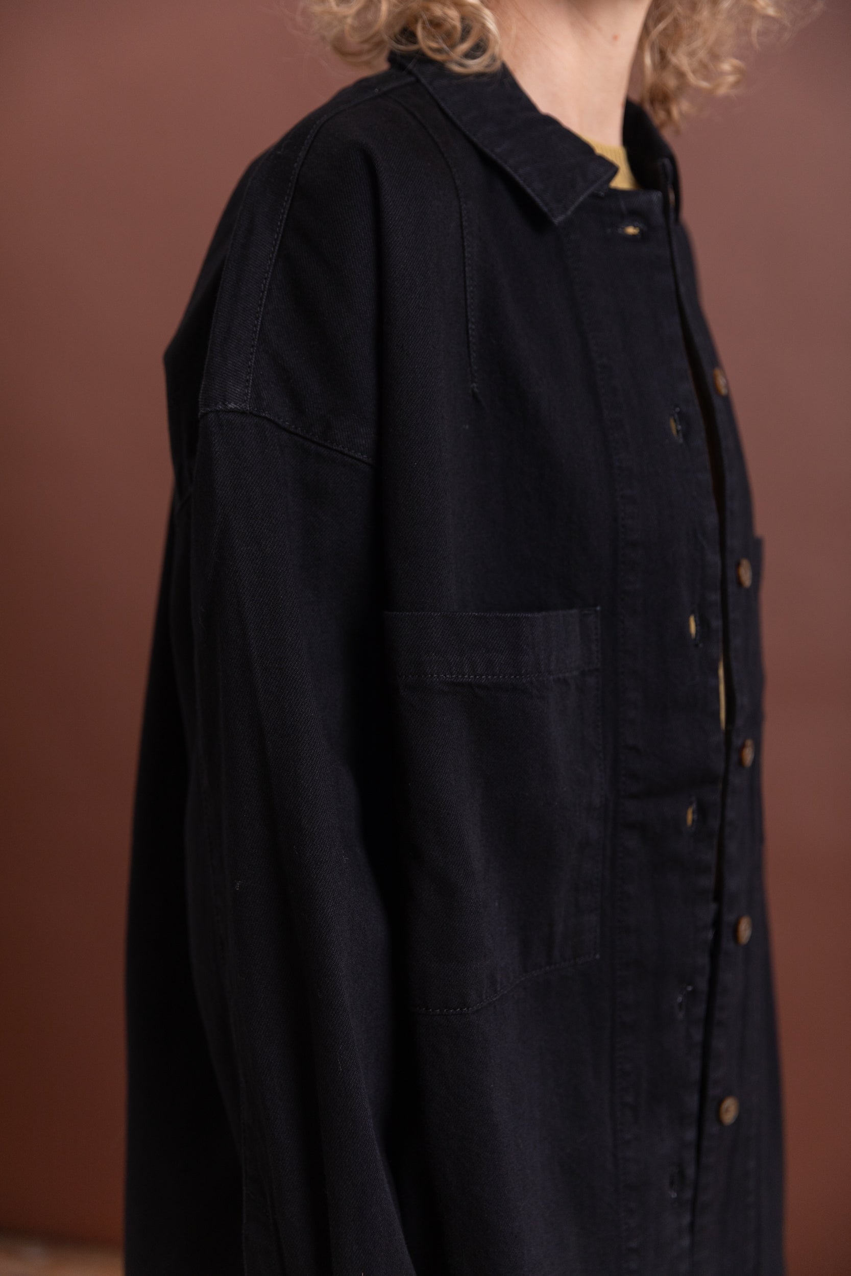 REGION SHIRT IN BLACK DENIM