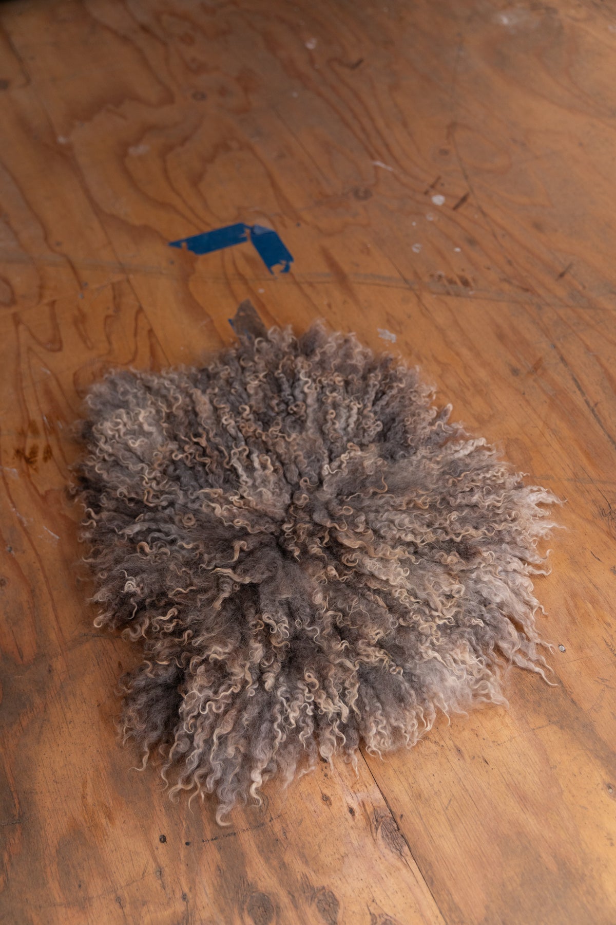 FELTED SEAT CUSHIONS IN DARK NATURAL WOOL