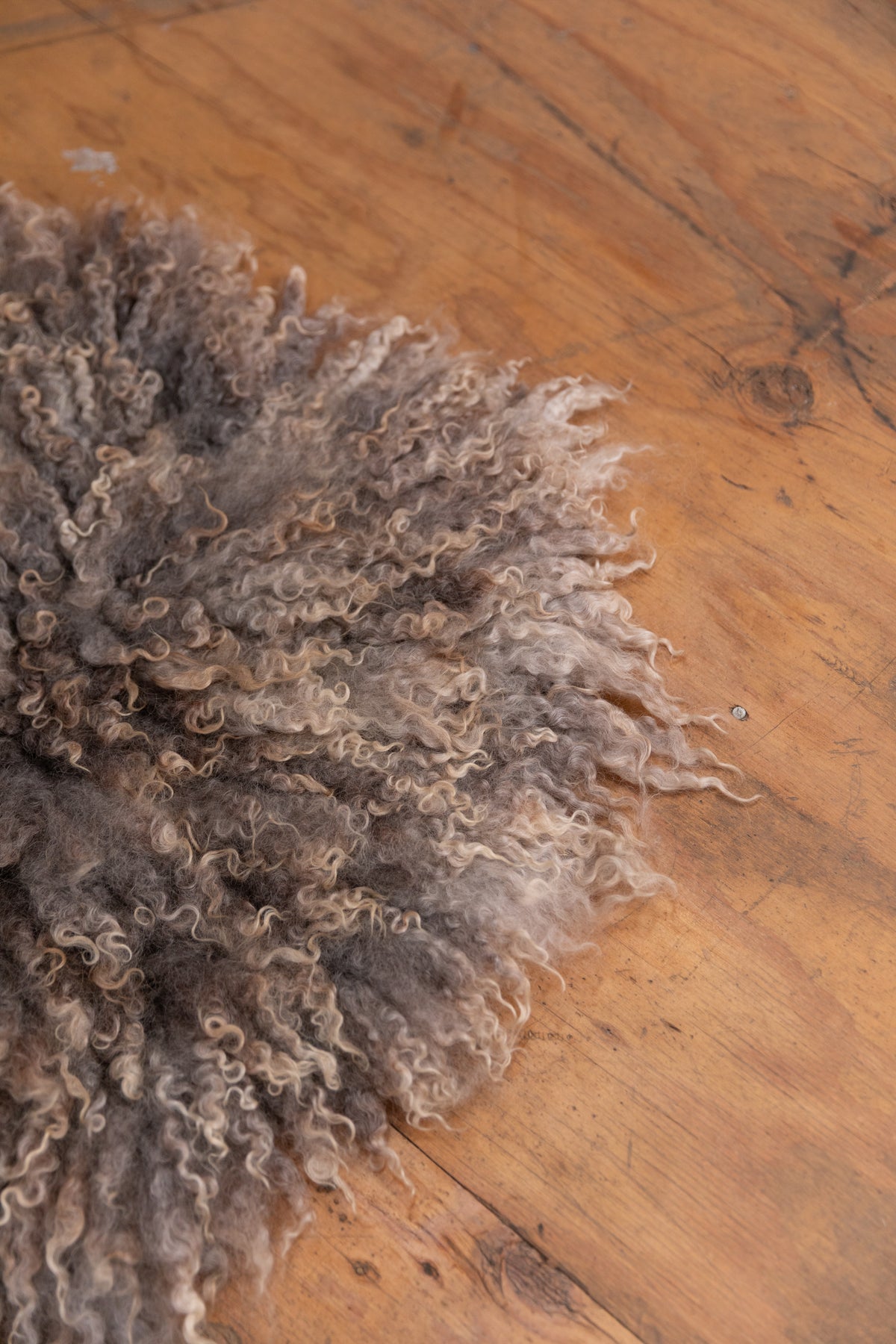 FELTED SEAT CUSHIONS IN DARK NATURAL WOOL
