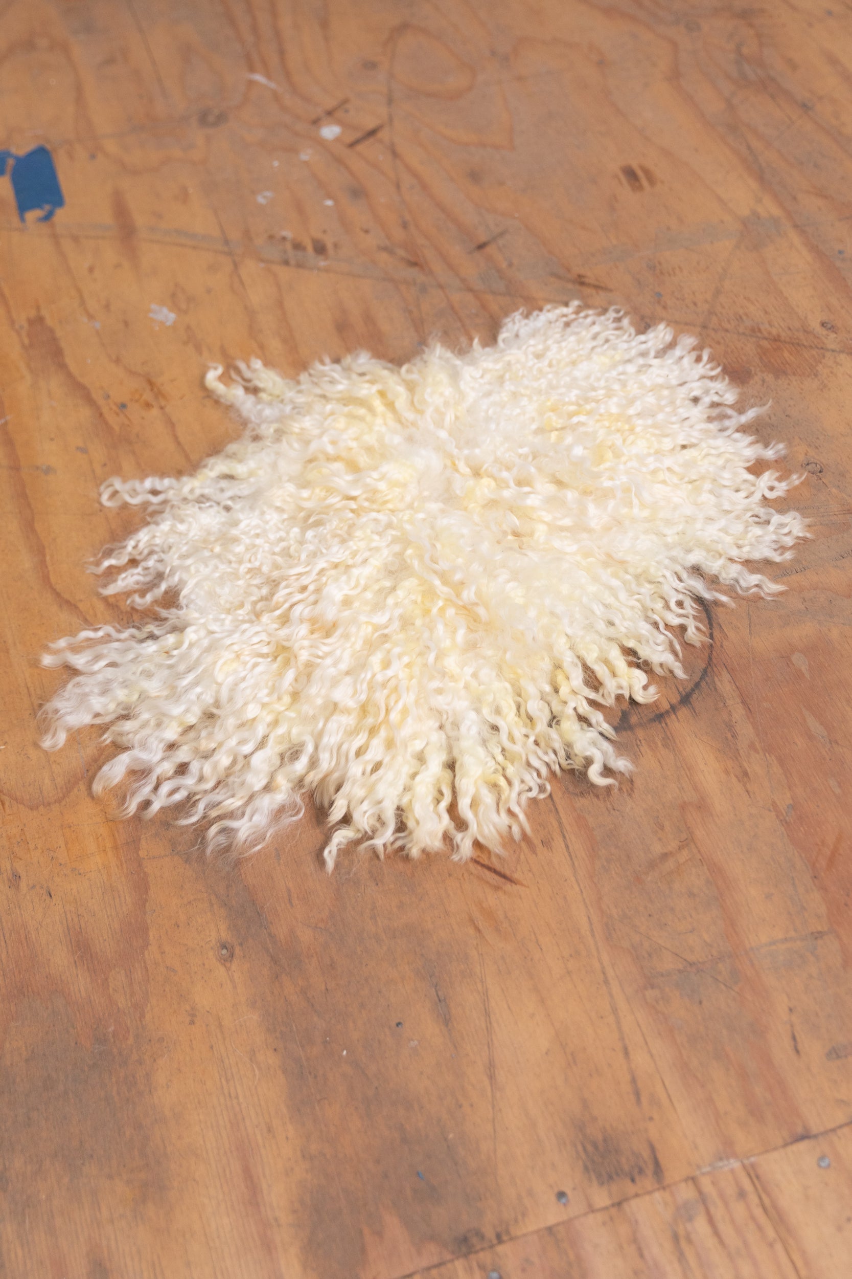 FELTED SEAT CUSHIONS IN NATURAL WOOL