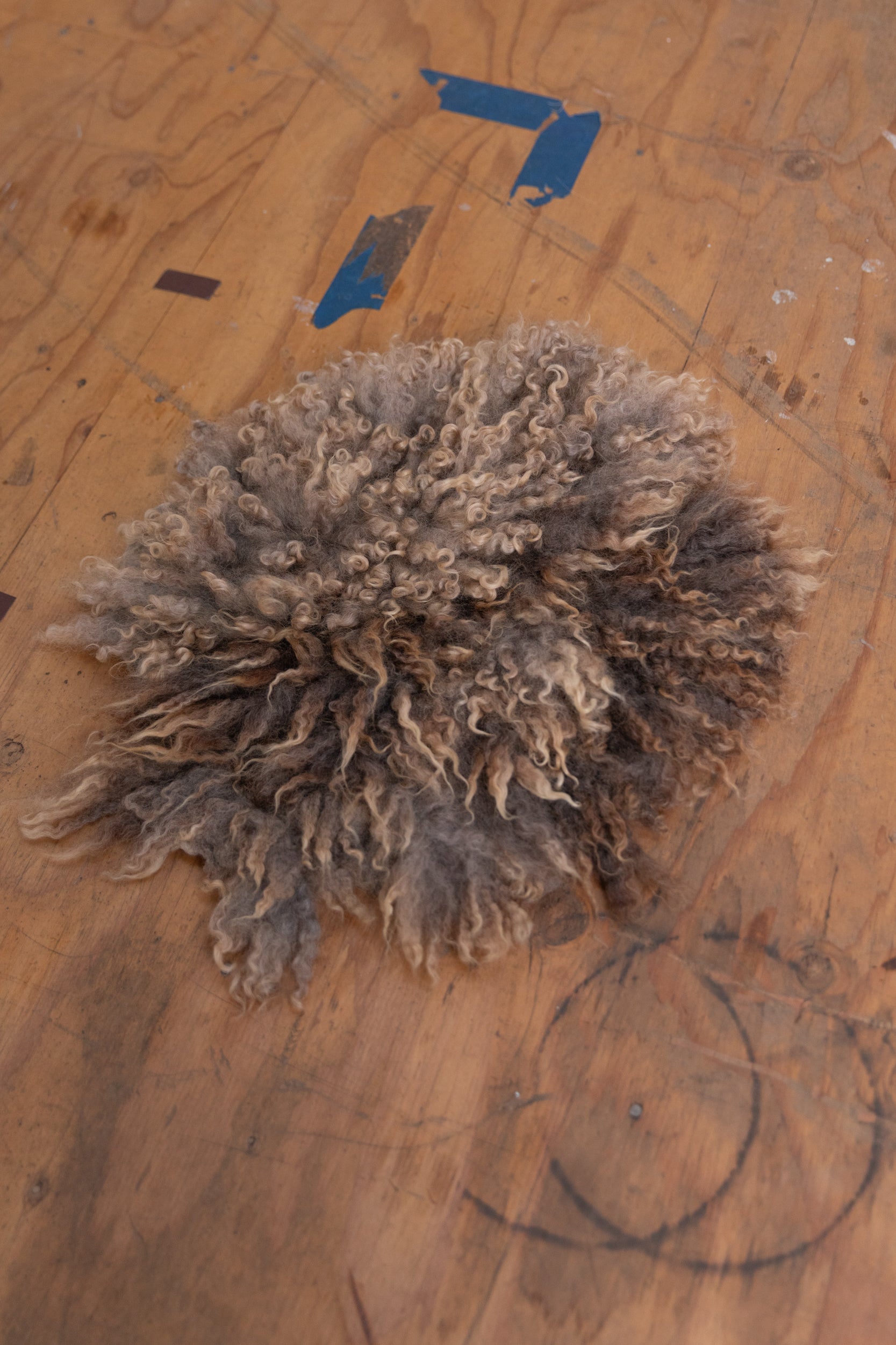 FELTED SEAT CUSHIONS IN NATURAL WOOL