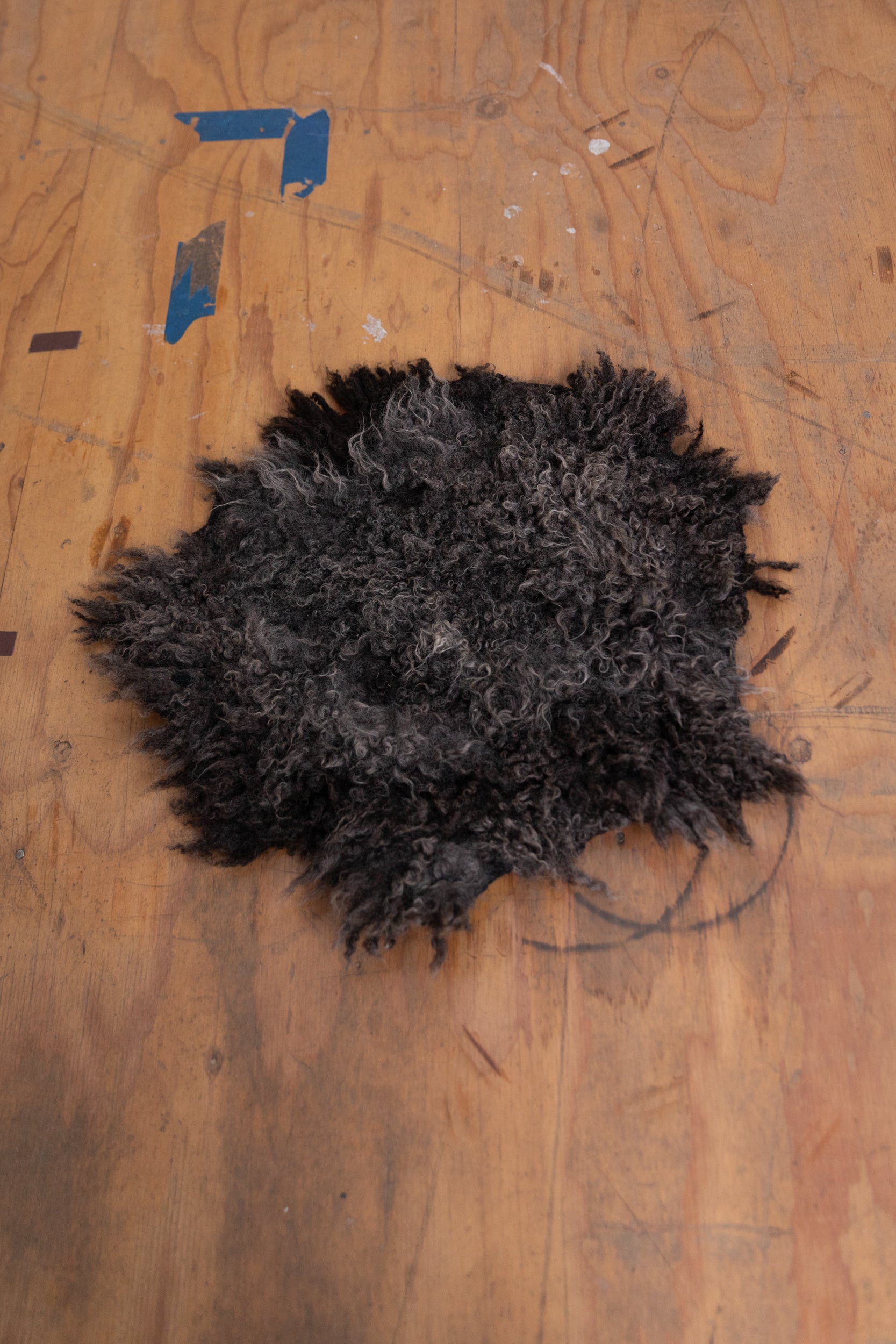 FELTED SEAT CUSHIONS IN NATURAL WOOL