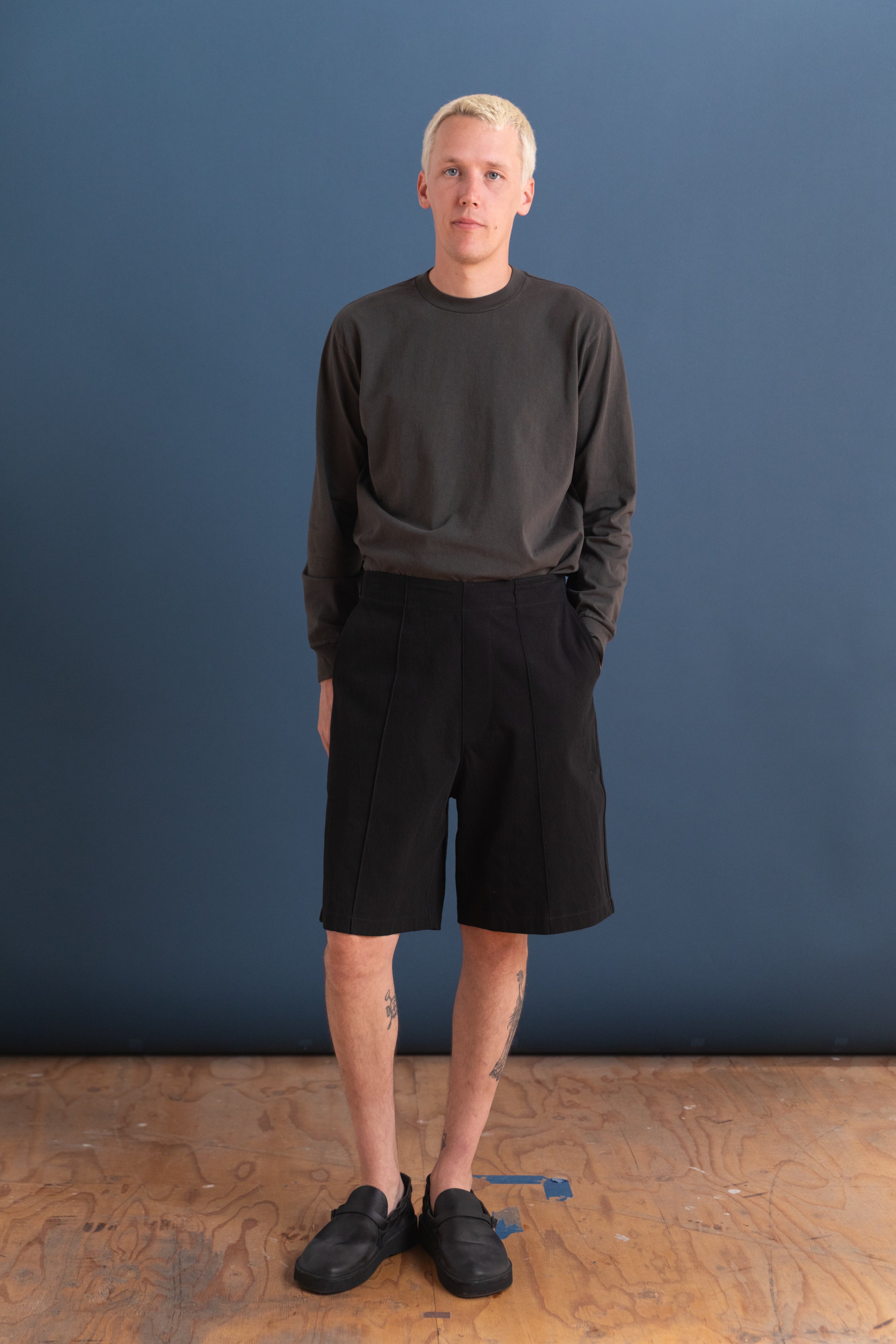 BAND SHORTS IN BLACK CANVAS