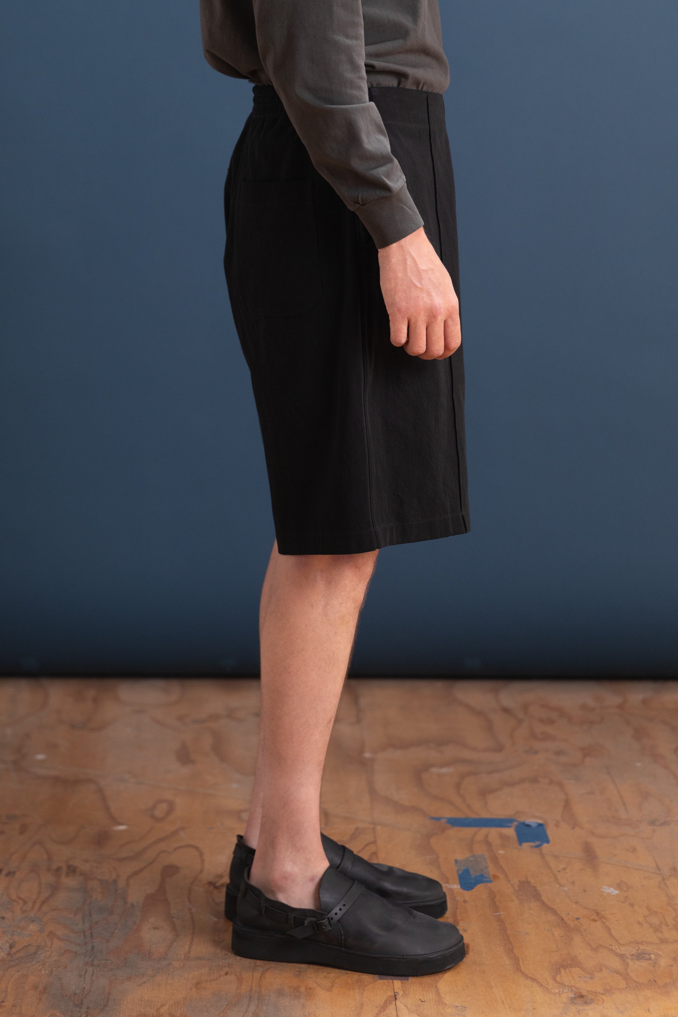 BAND SHORTS IN BLACK CANVAS