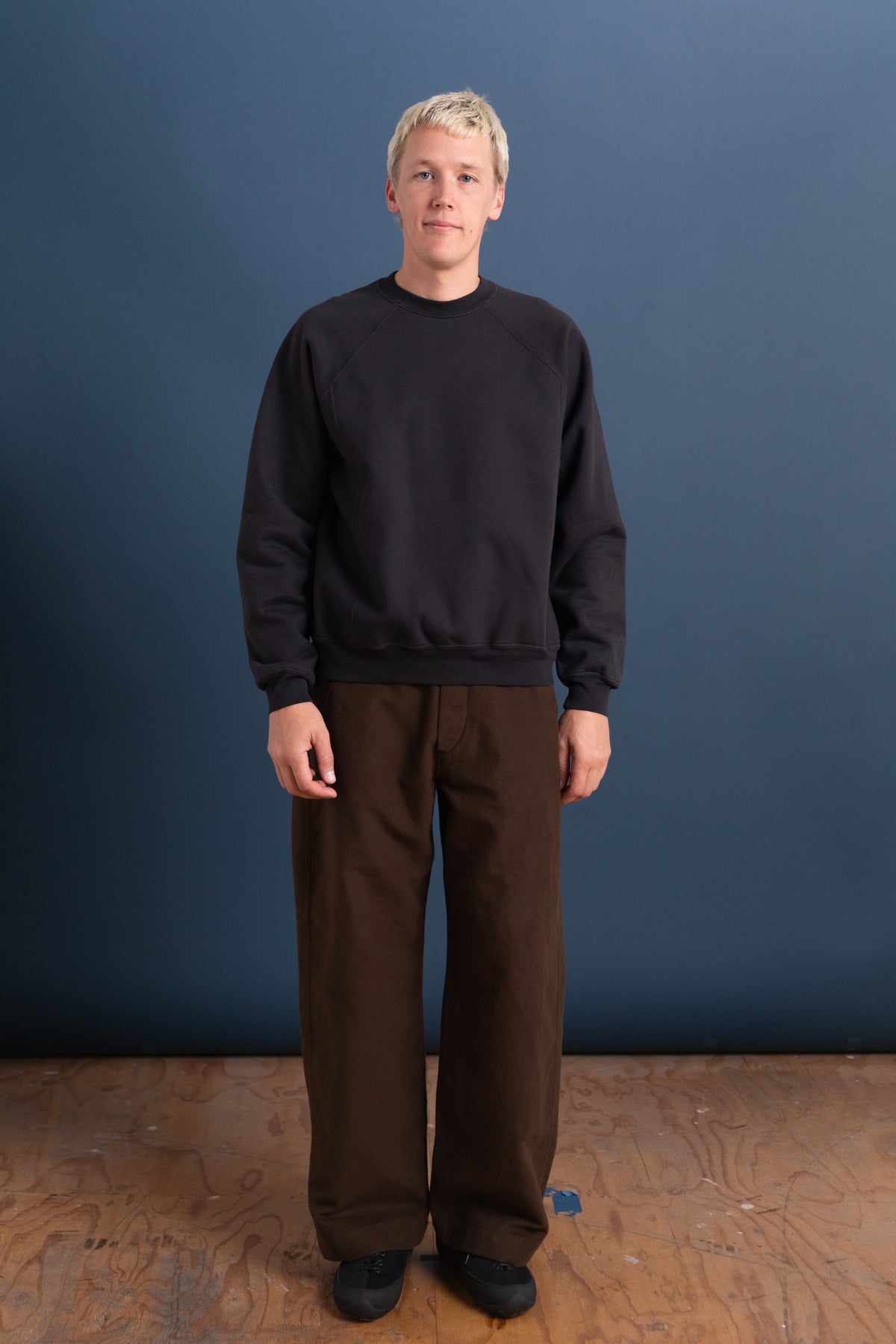 HEAVY GUSSET CREWNECK IN ANTHRACITE