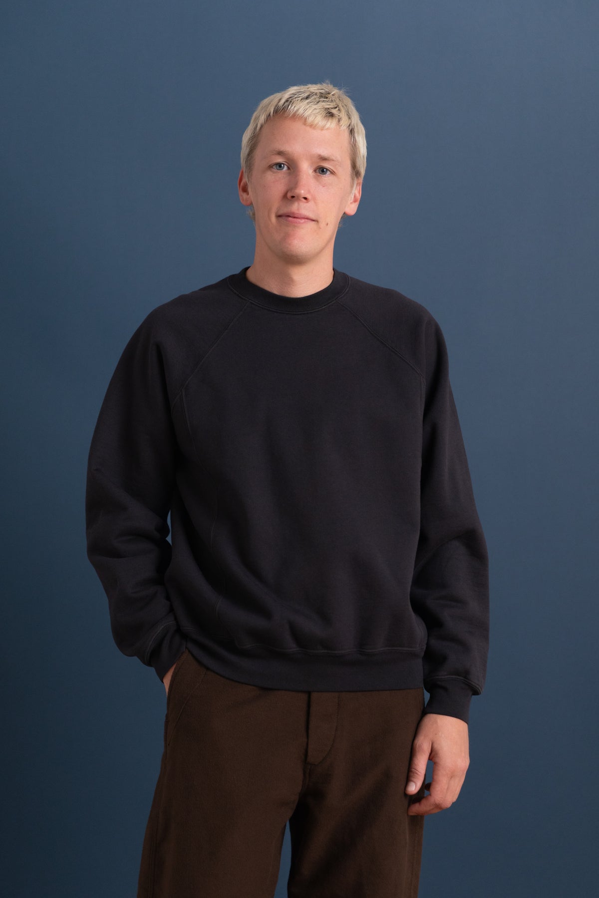 HEAVY GUSSET CREWNECK IN ANTHRACITE