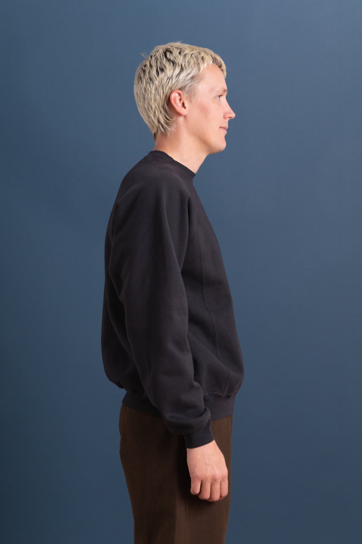 HEAVY GUSSET CREWNECK IN ANTHRACITE