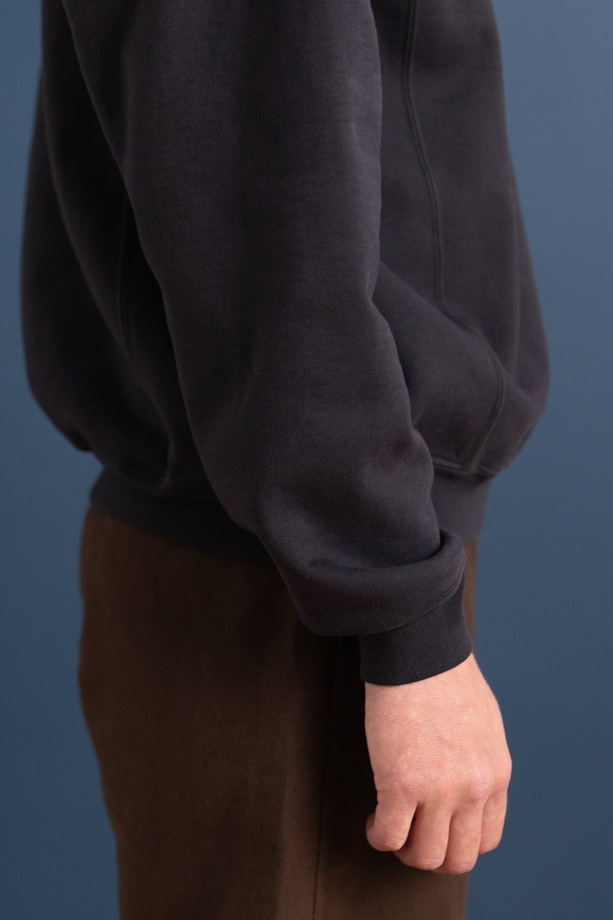 HEAVY GUSSET CREWNECK IN ANTHRACITE