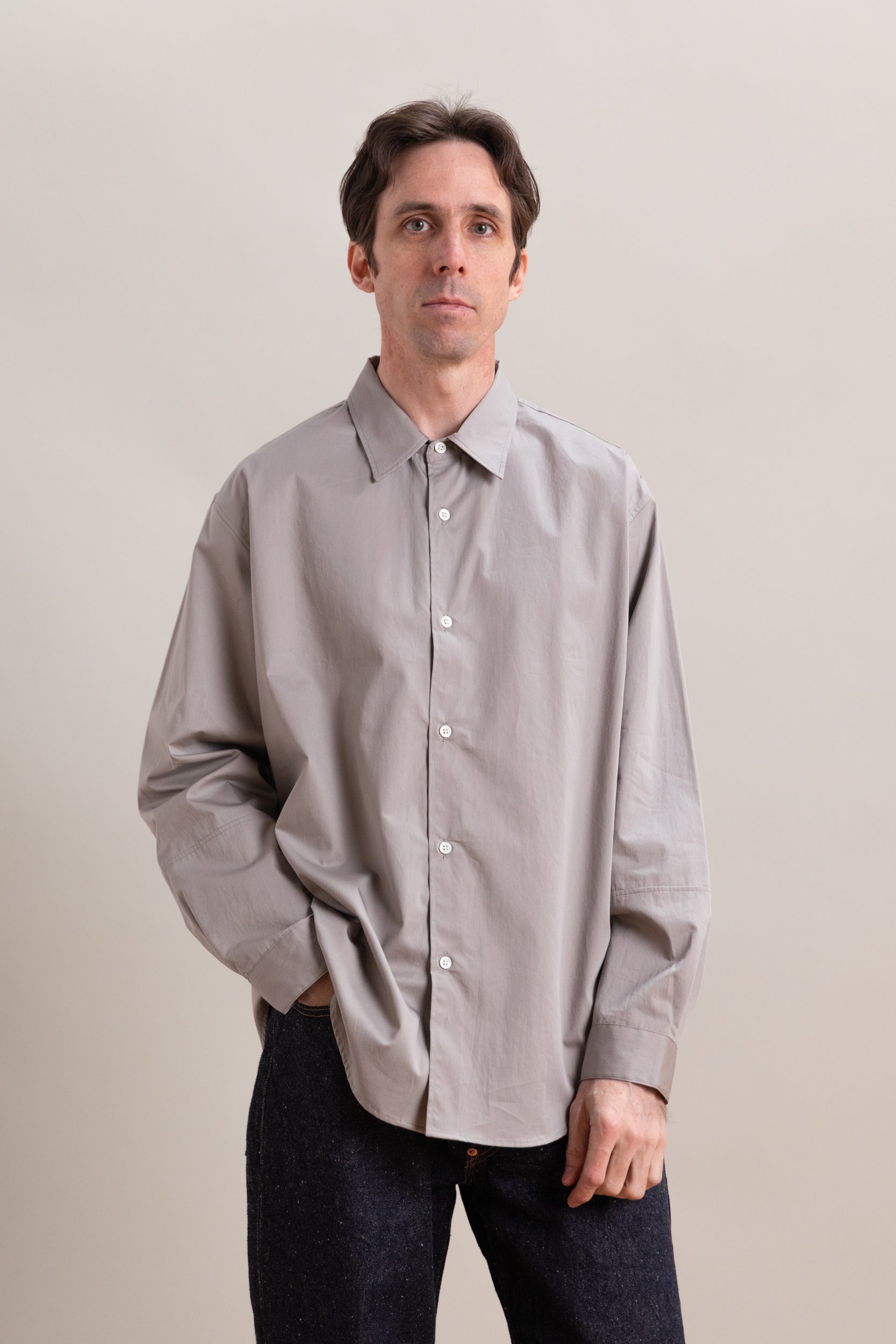 LYNN POPLIN LONG SLEEVE SHIRT IN TRUE GREY